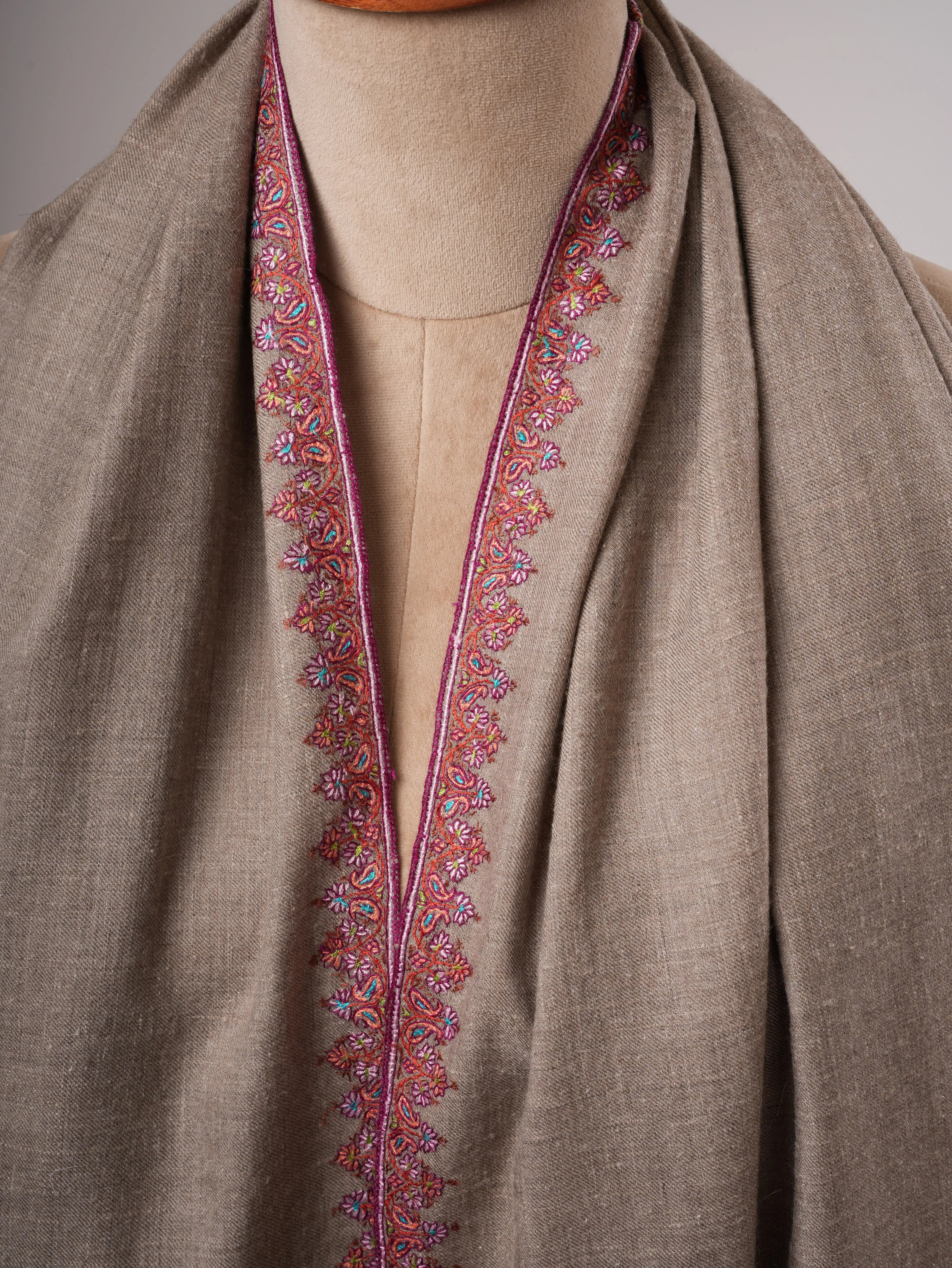 Natural Grey Hashia Embroidered Kashmiri Pashmina Shawl – Timeless Handwoven Luxury Shahkaar