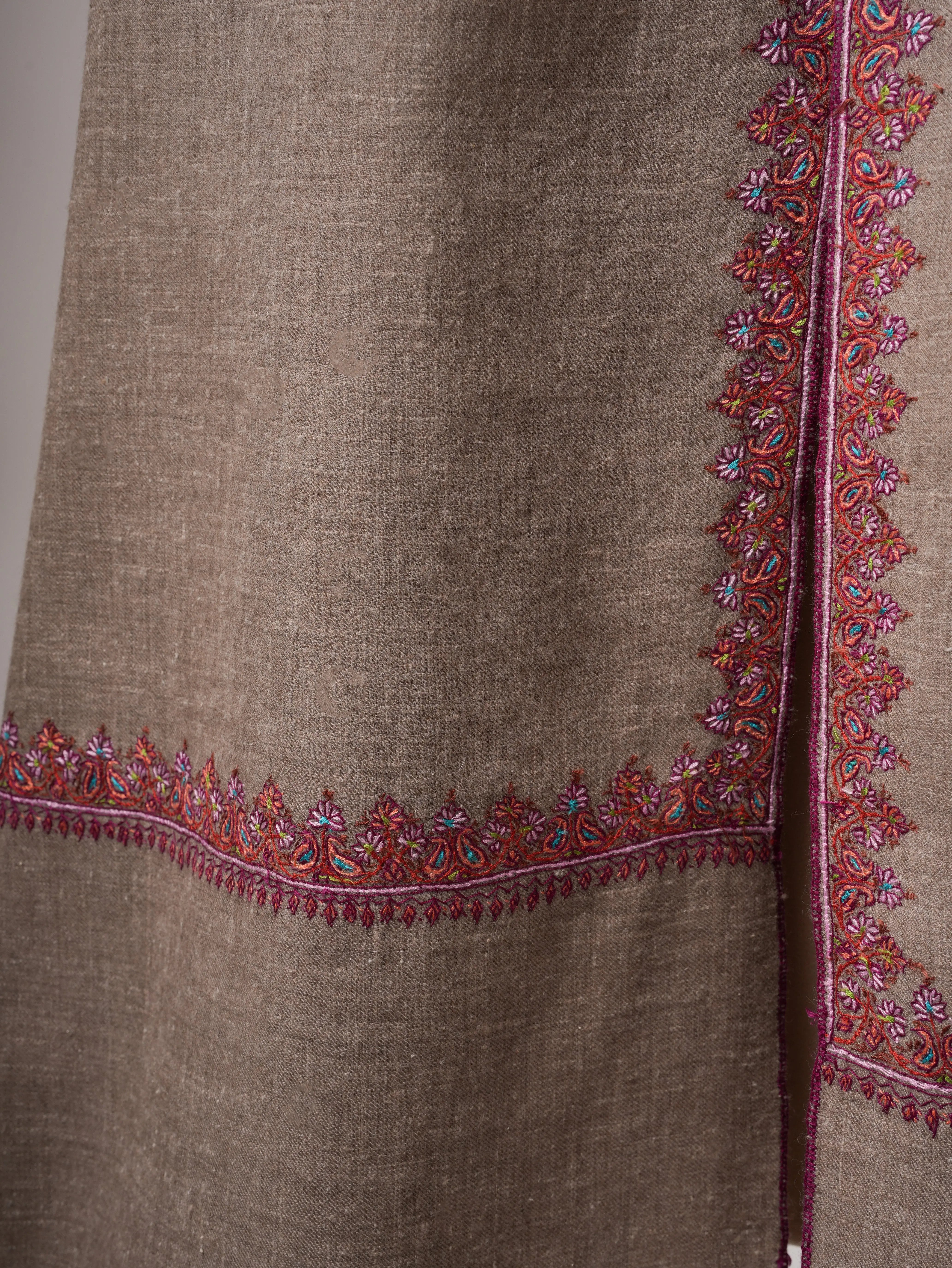 Natural Grey Hashia Embroidered Kashmiri Pashmina Shawl – Timeless Handwoven Luxury Shahkaar