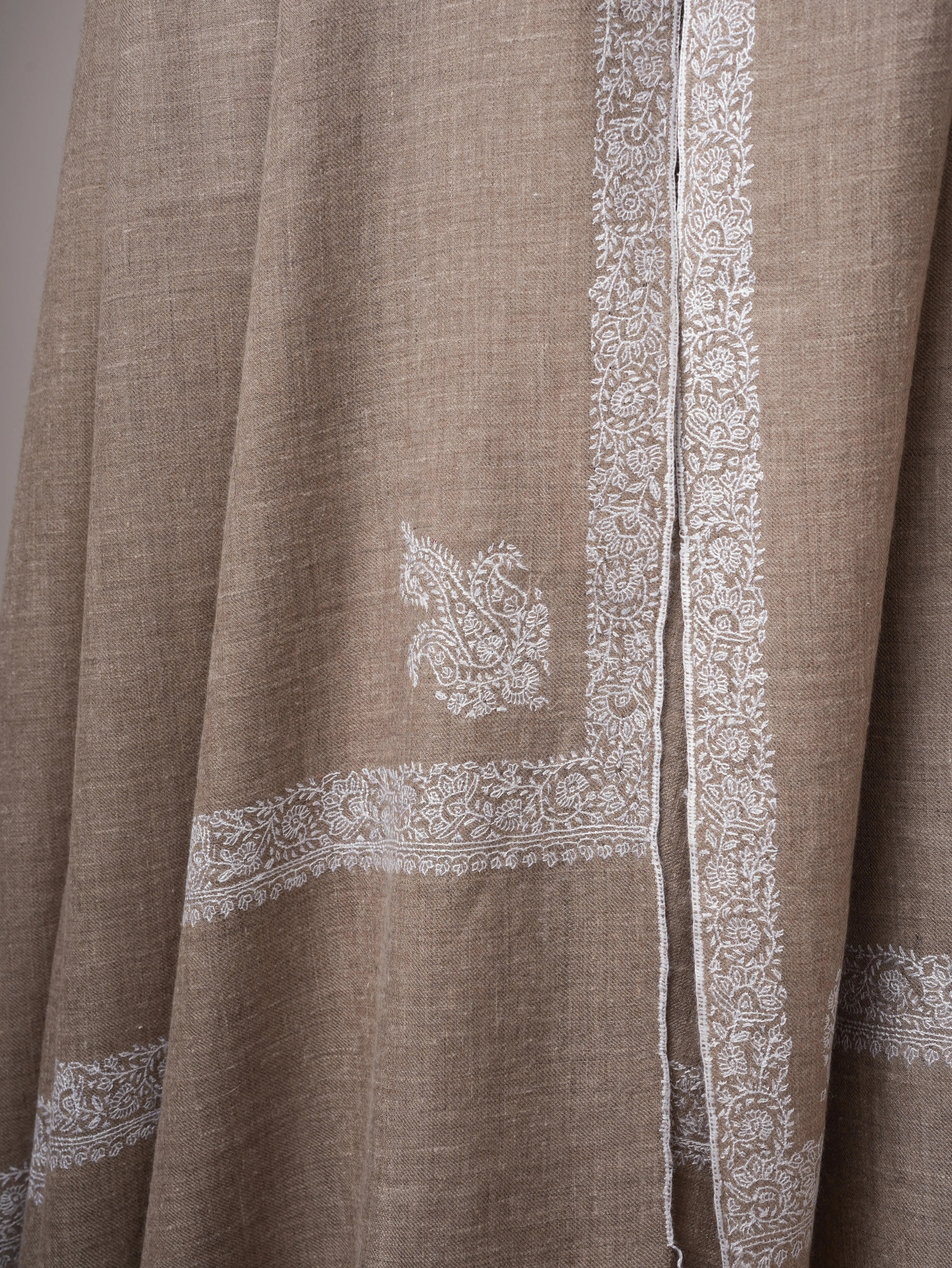 Natural Grey Hashia Embroidered Pashmina Shawl with White Embroidery – Elegant Handwoven Luxury Shahkaar