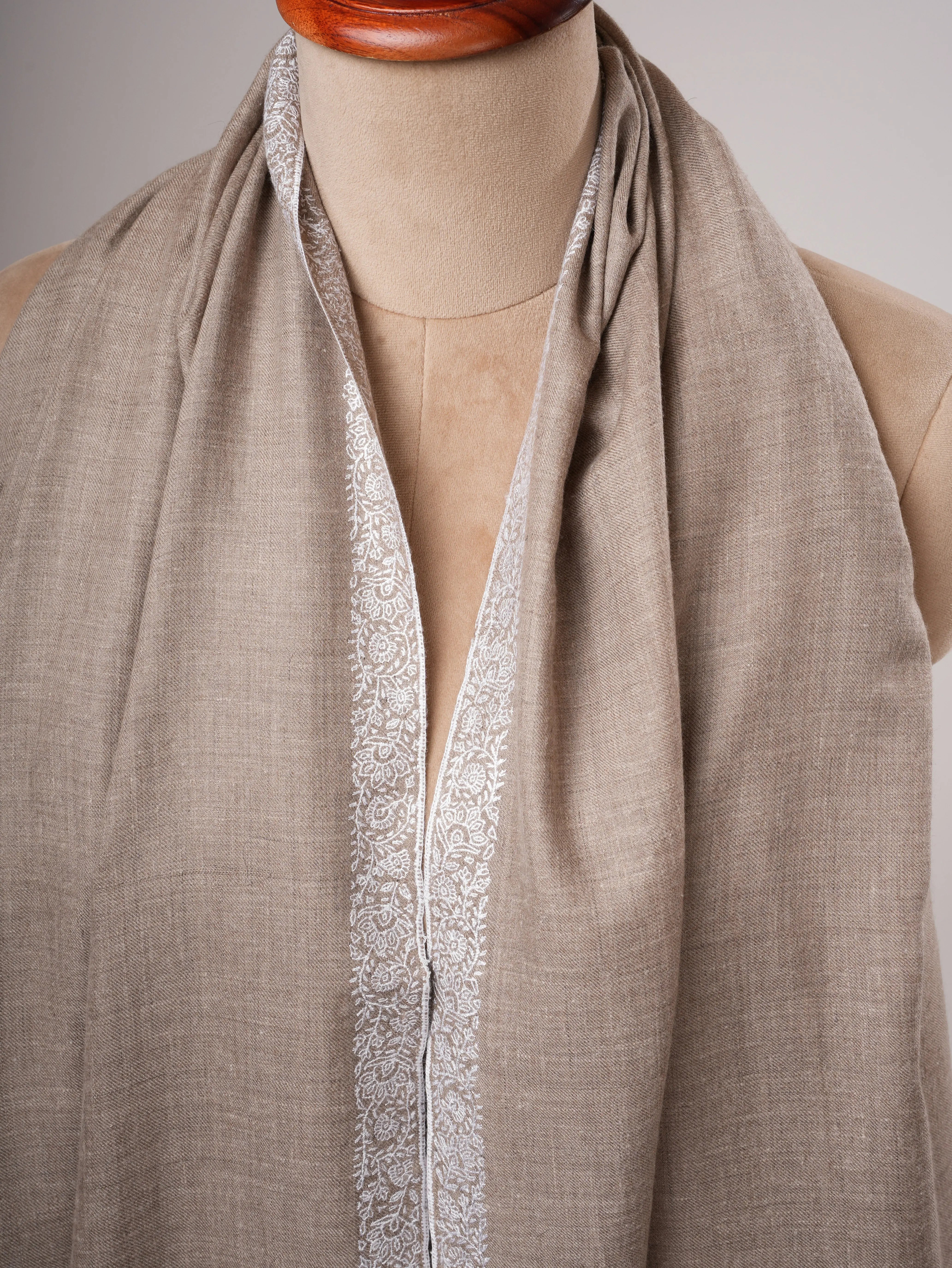 Natural Grey Hashia Embroidered Pashmina Shawl with White Embroidery – Elegant Handwoven Luxury Shahkaar