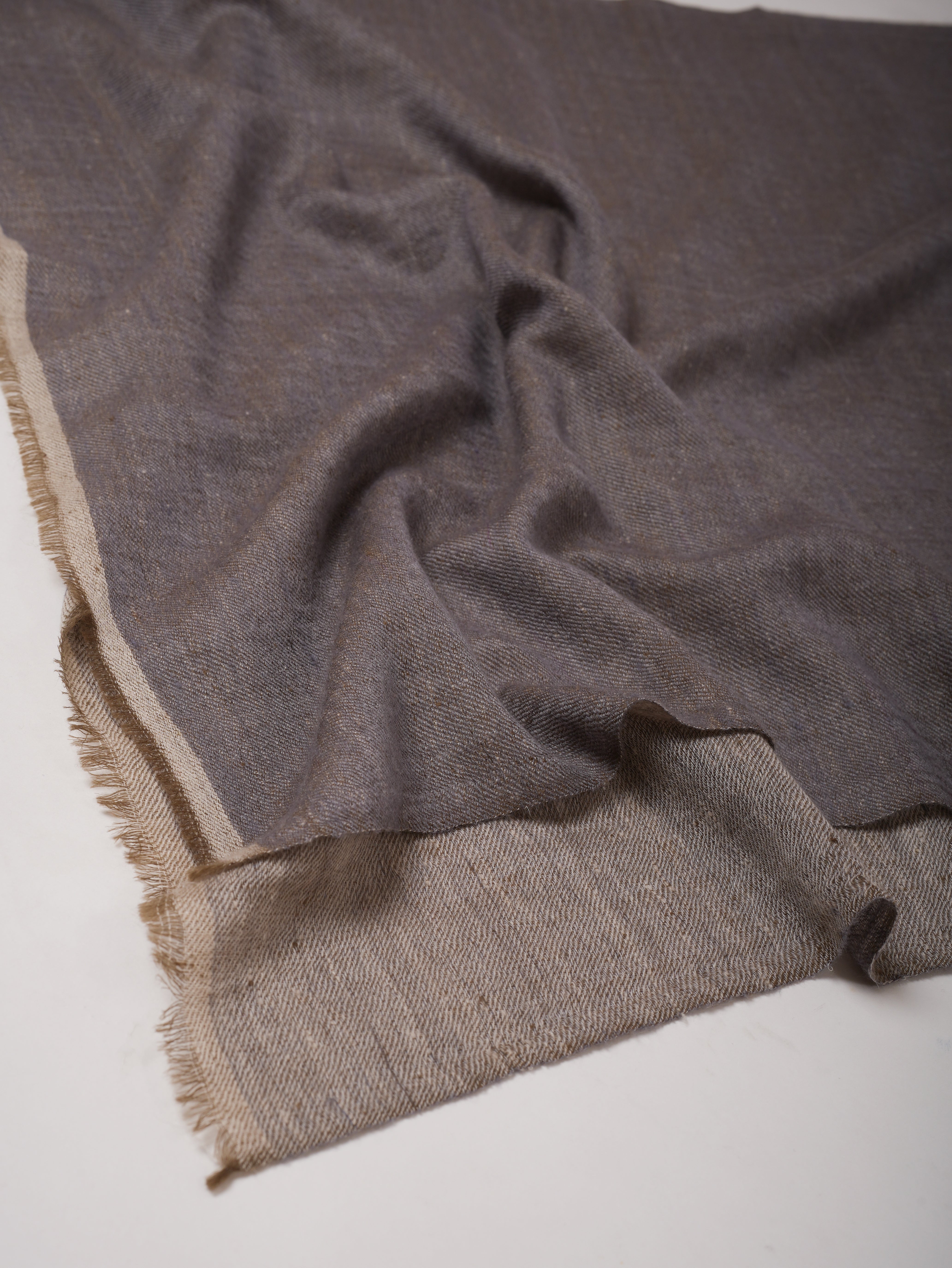 Dual-Shade Grey & Ivory Baby Soft Cashmere Scarf – Lightweight & Luxurious