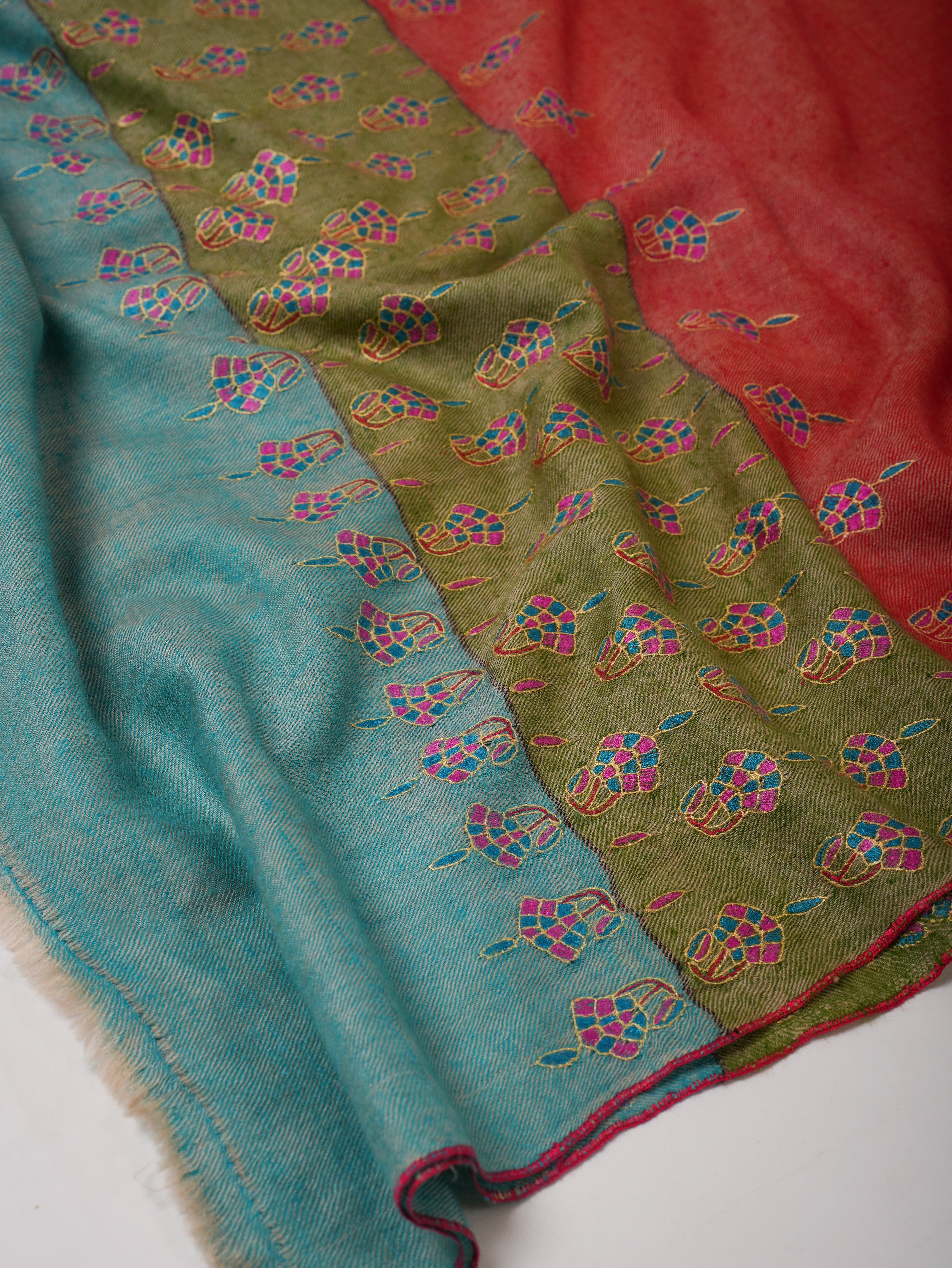 Soft and Luxurious Hand Embroidered Pashmina Shawl – Timeless Kashmiri Elegance