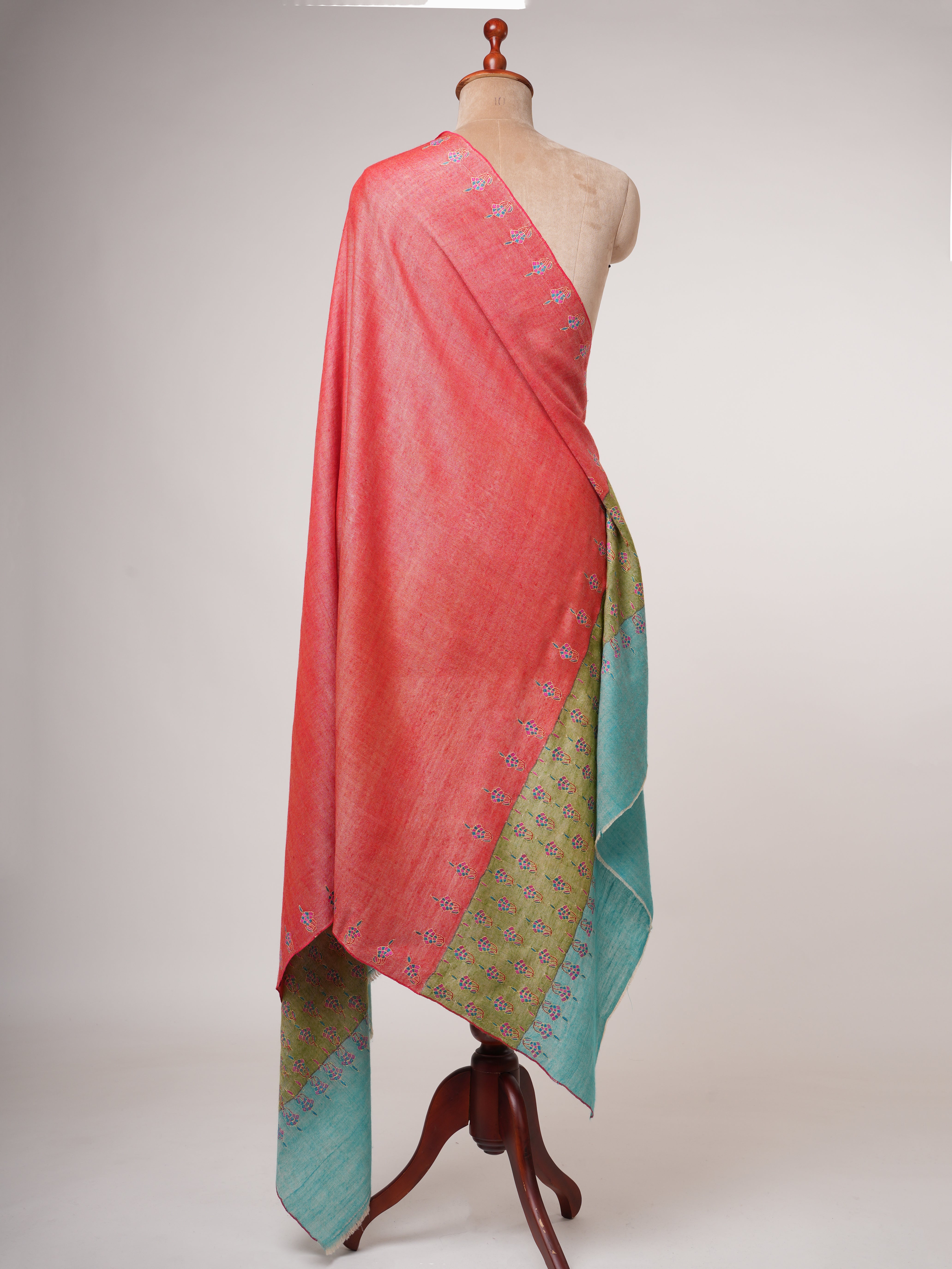Soft and Luxurious Hand Embroidered Pashmina Shawl – Timeless Kashmiri Elegance