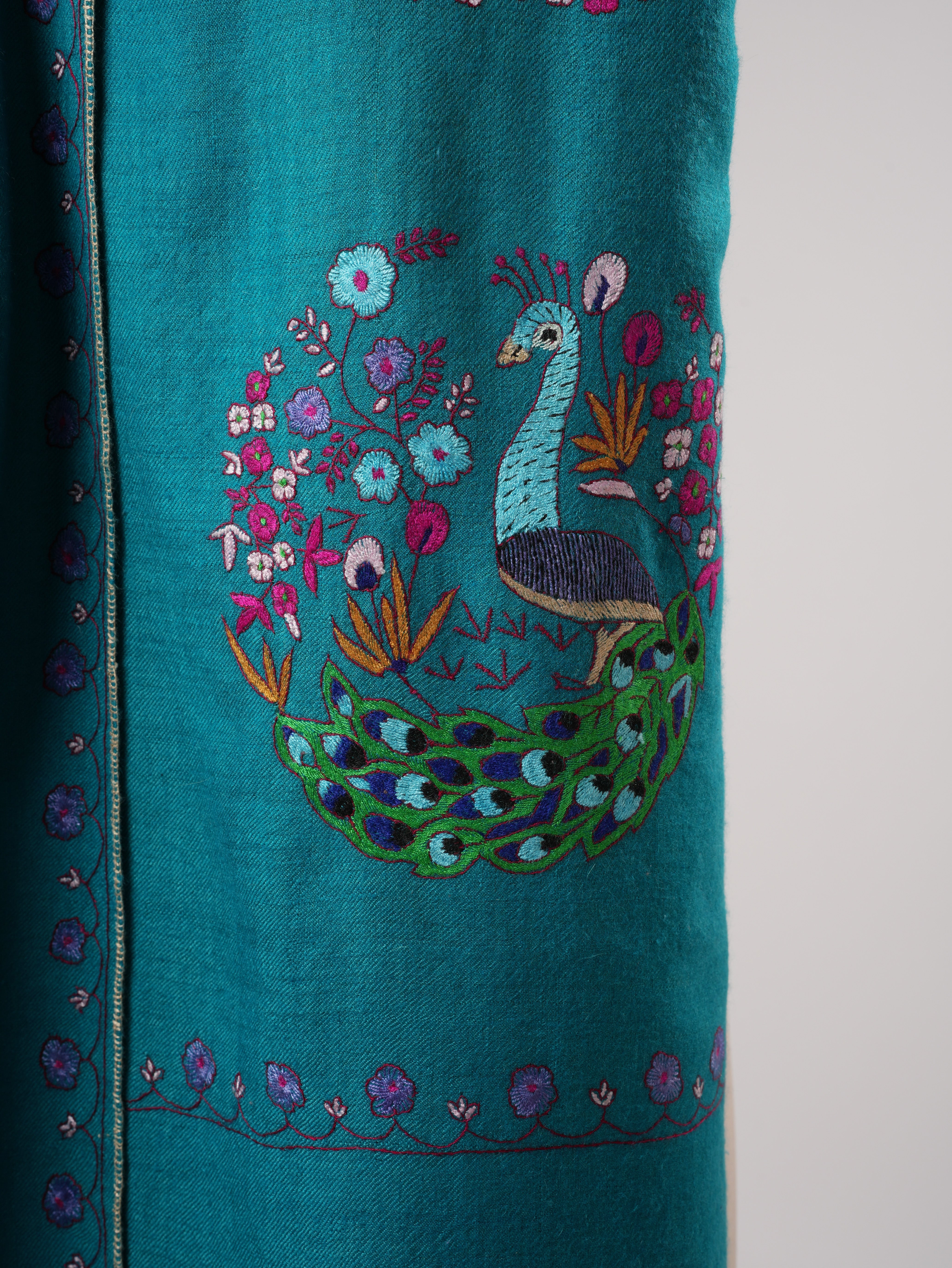 Peacock Embroidered Daur Handwoven Pashmina Shawl Shahkaar
