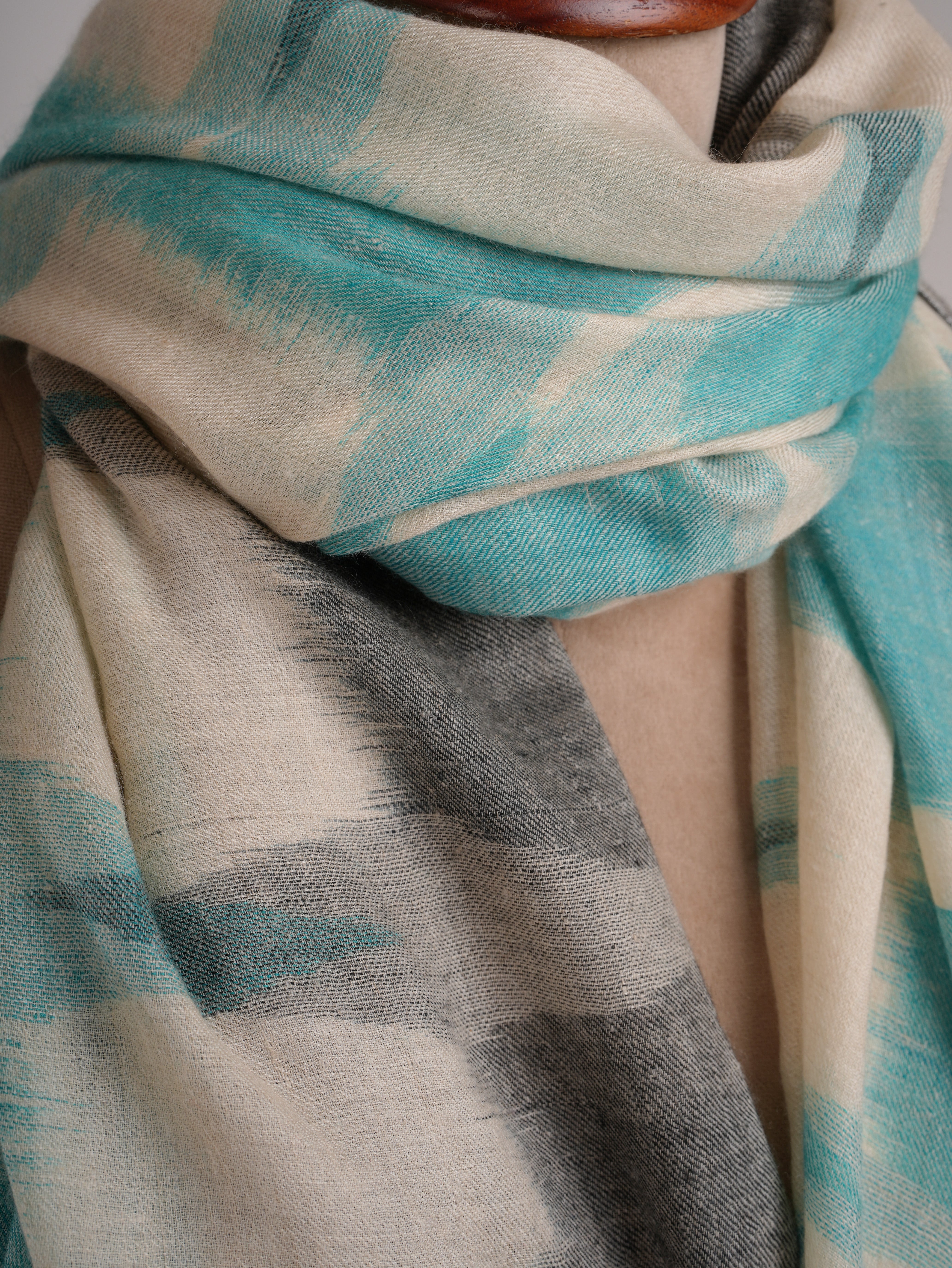 Handwoven Soft Featherlight Pashmina Shawl