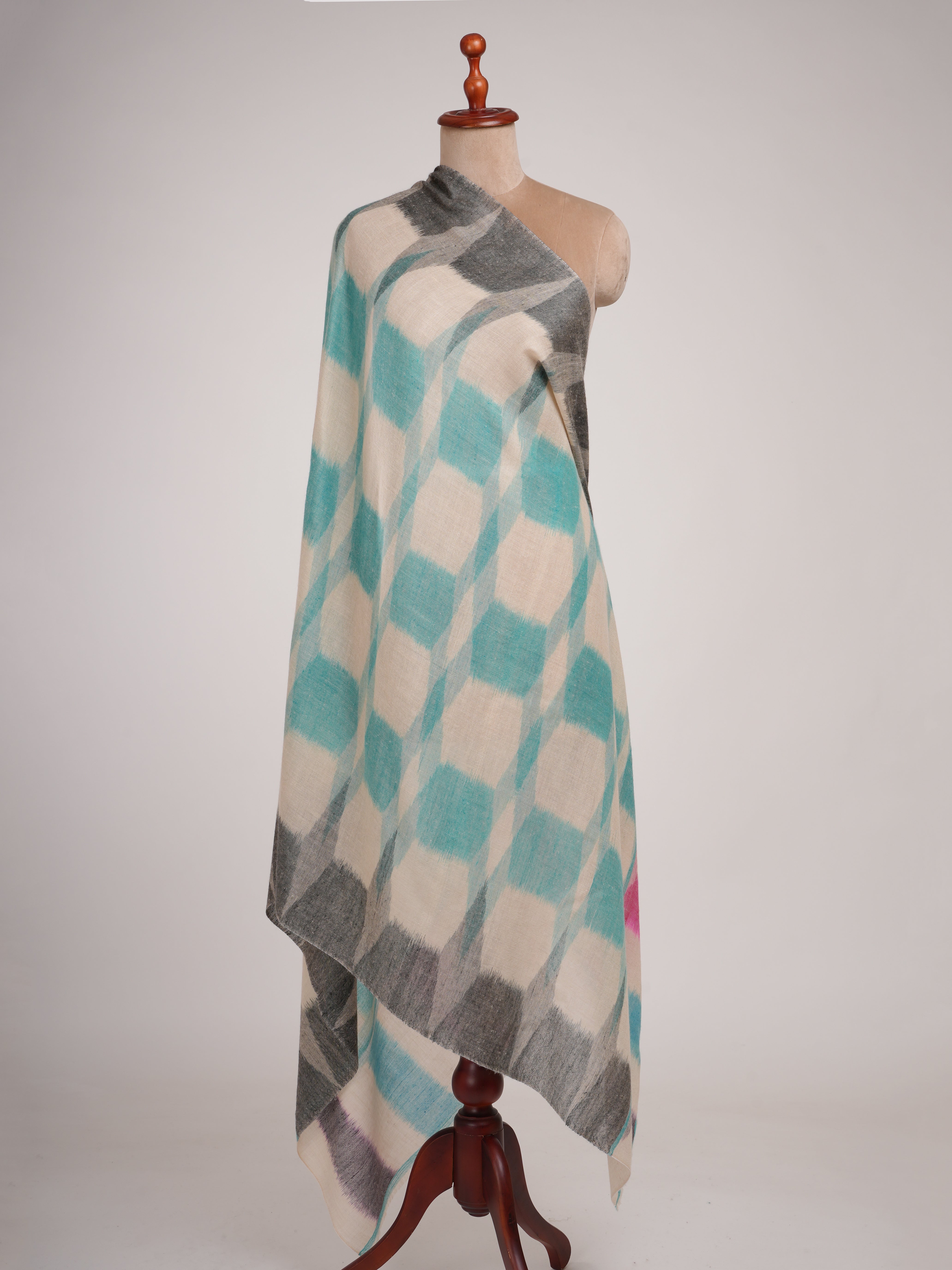 Handwoven Soft Featherlight Pashmina Shawl