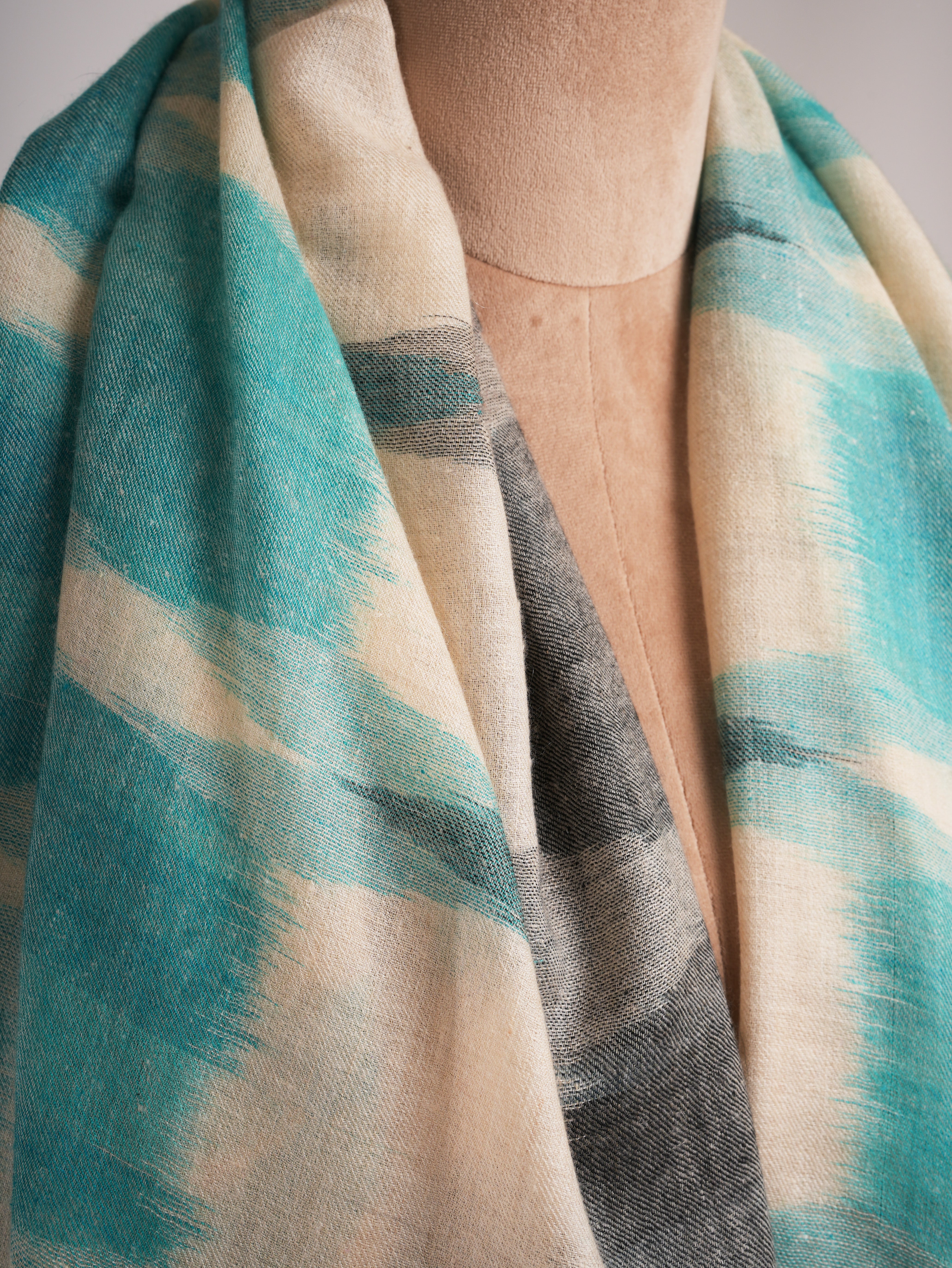 Handwoven Soft Featherlight Pashmina Shawl