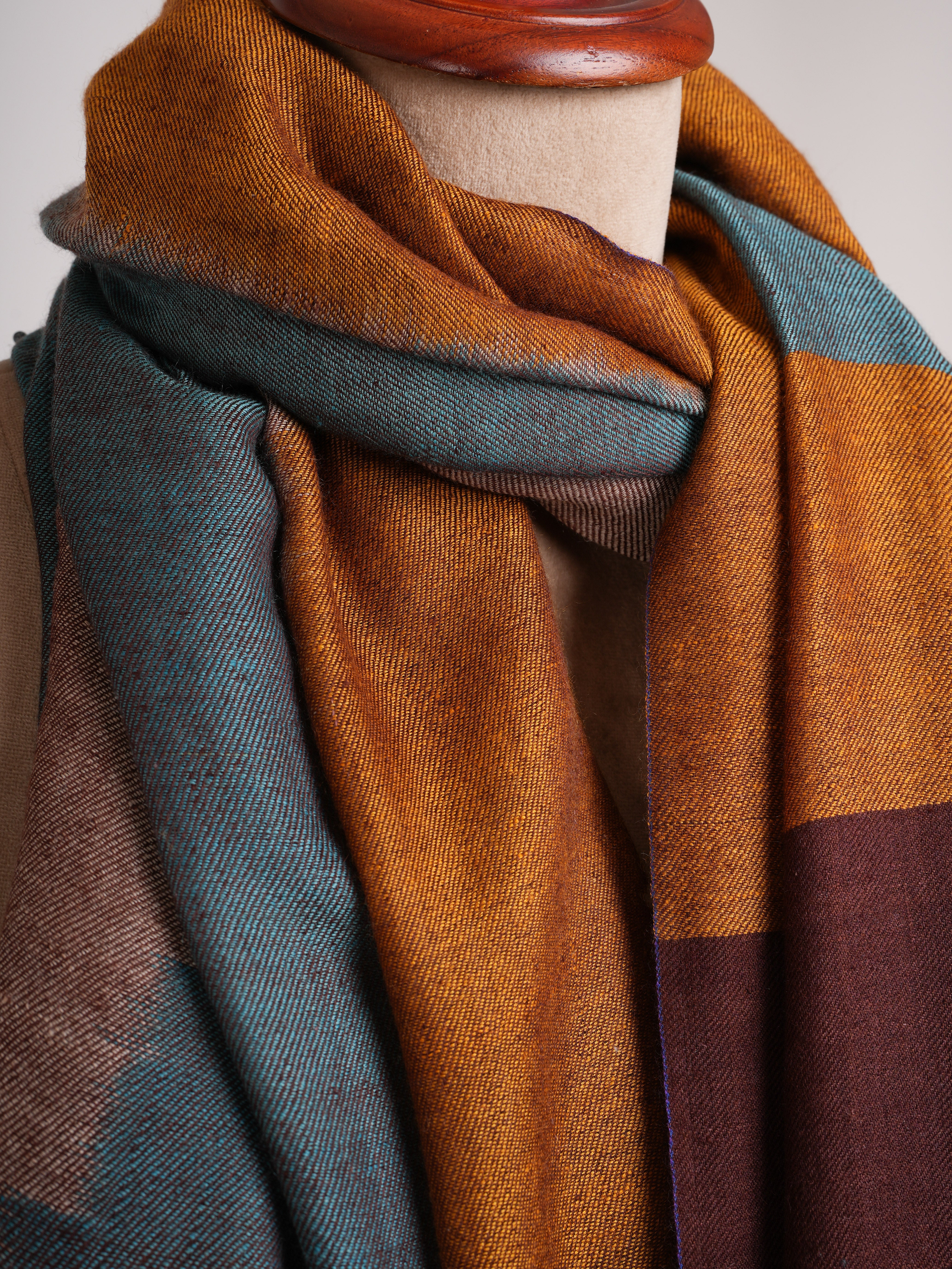 Handwoven Featherlight Pashmina Shawl