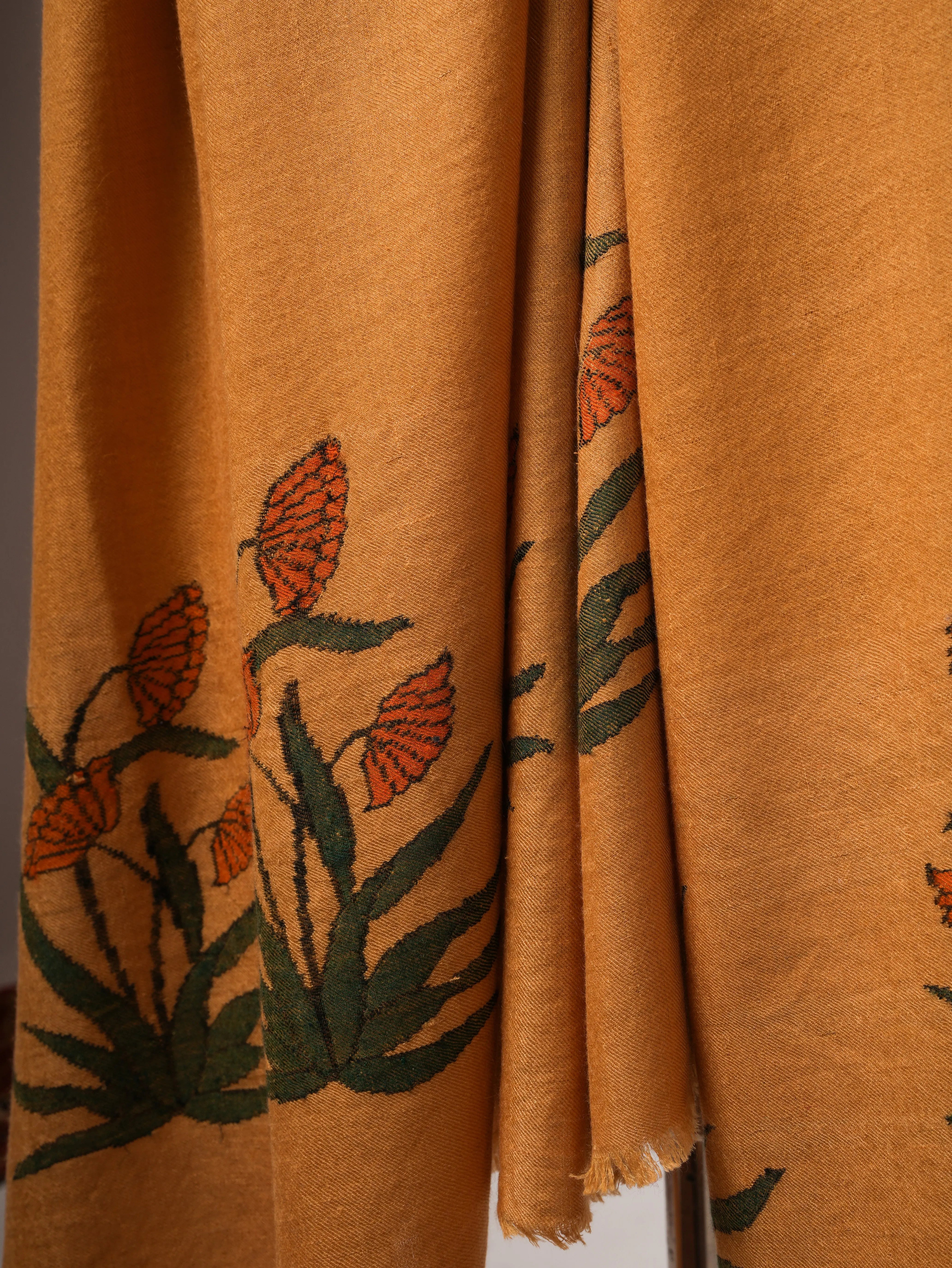 Handwoven Kani Pashmina Shawl – Palla with Floral Motif Design Shahkaar