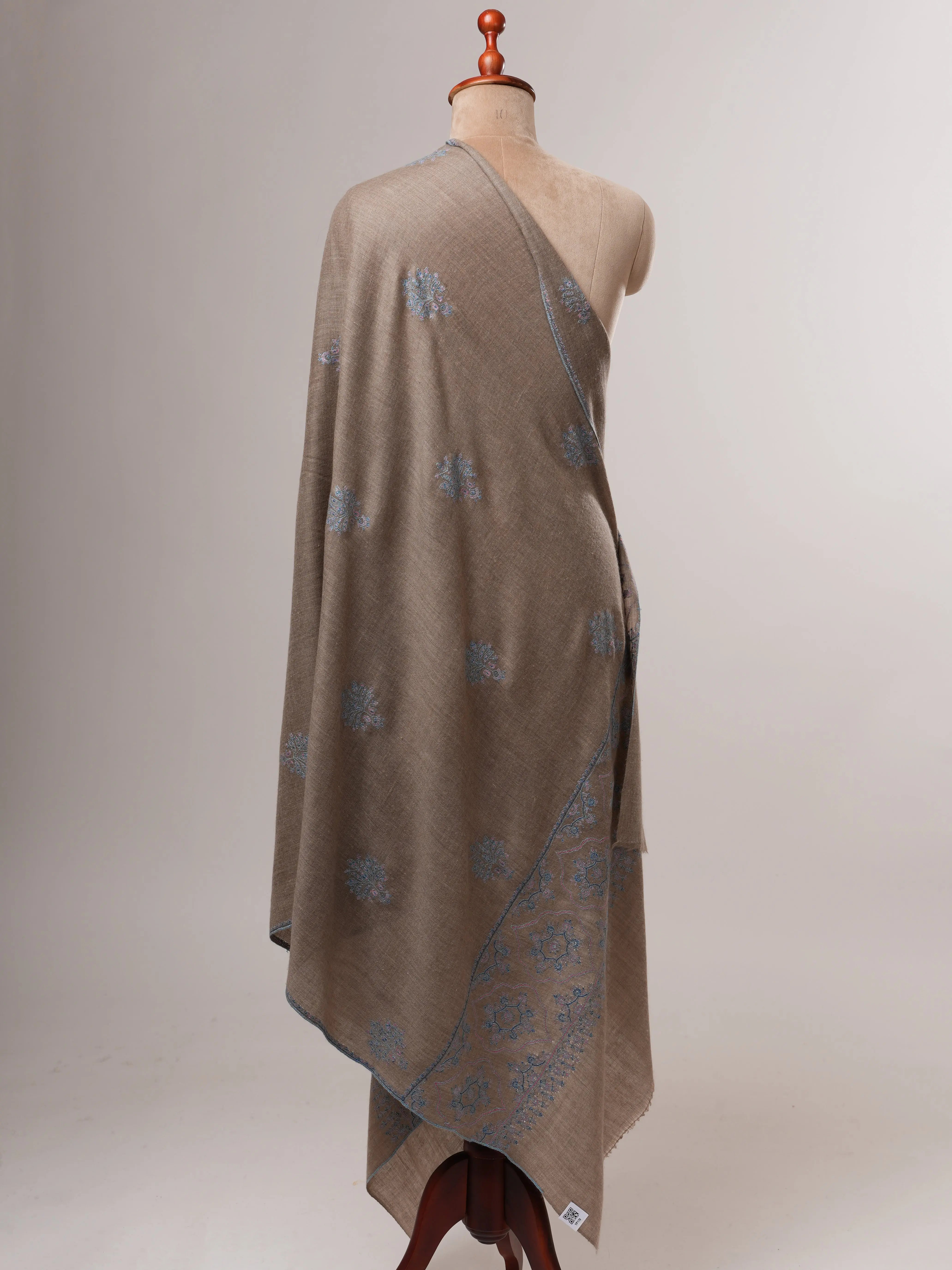 Grey Lightweight Pashmina Shawl – Hand-Embroidered Palla Design Shahkaar