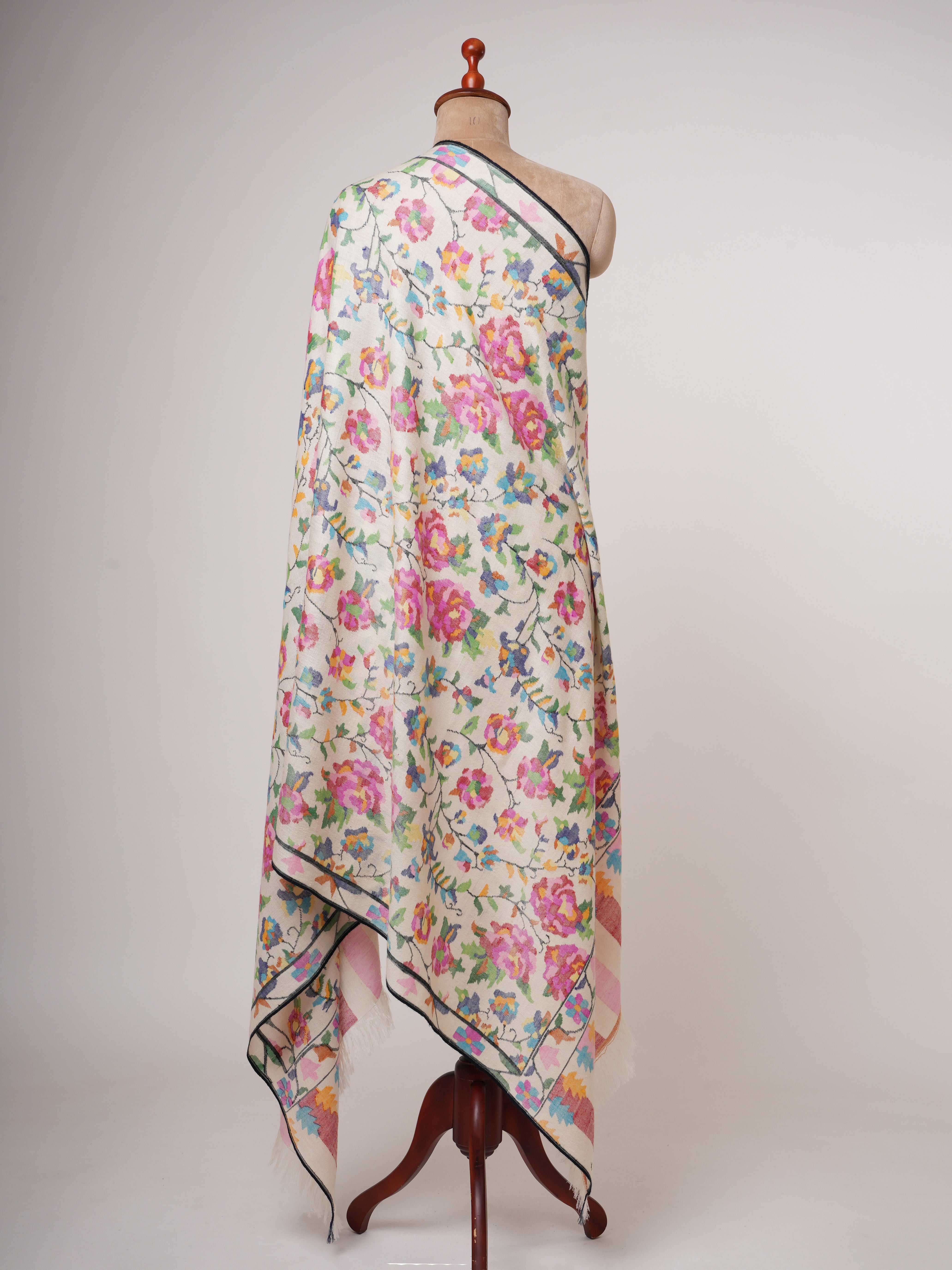 Châch de pashmina doux kani blanc avec motifs floraux