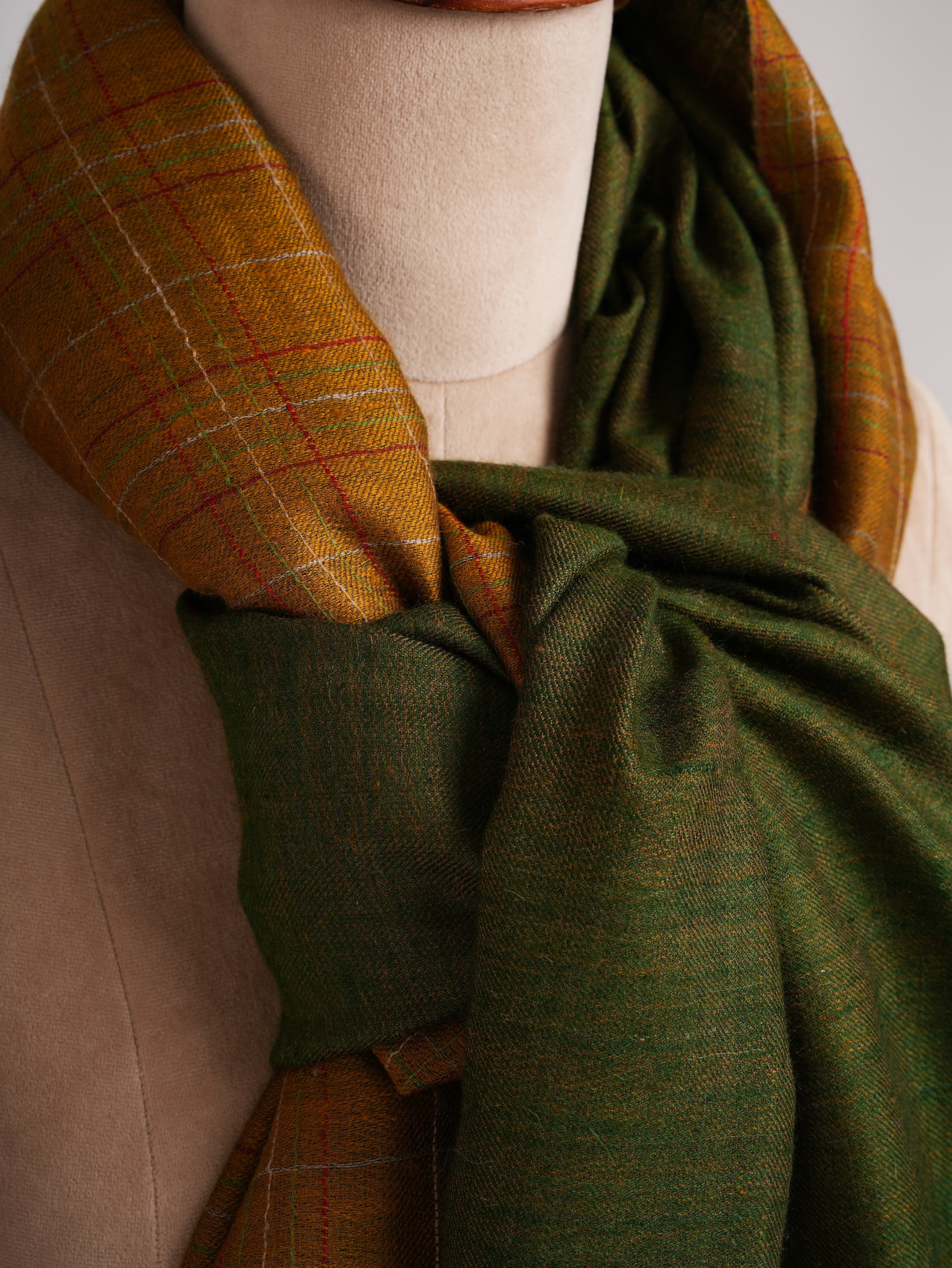 Dorukha Handwoven Kashmiri Pashmina Shawl Shahkaar