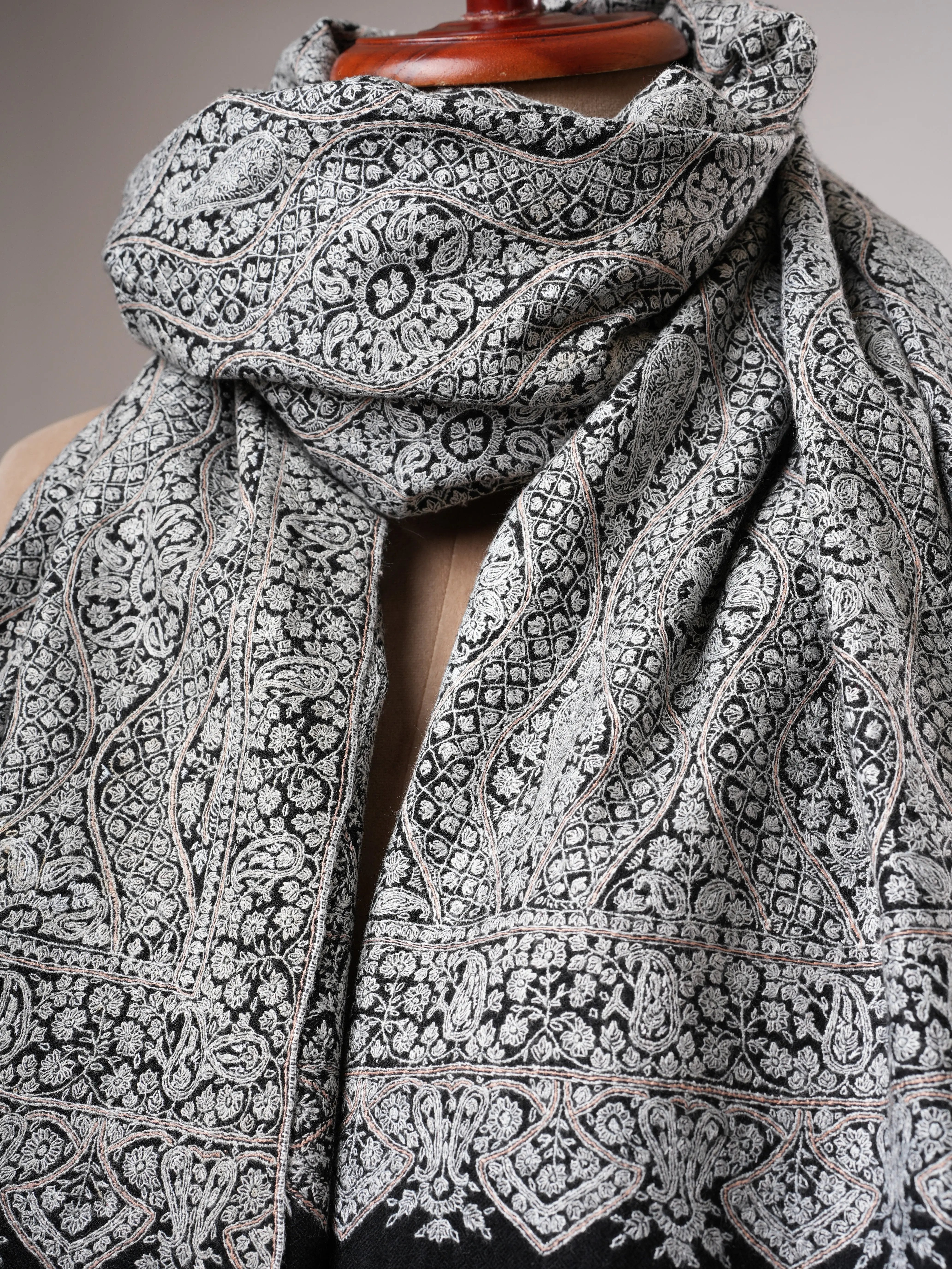 Black Sozni Embroidered Kashmiri Pashmina Jamavar Shawl Shahkaar