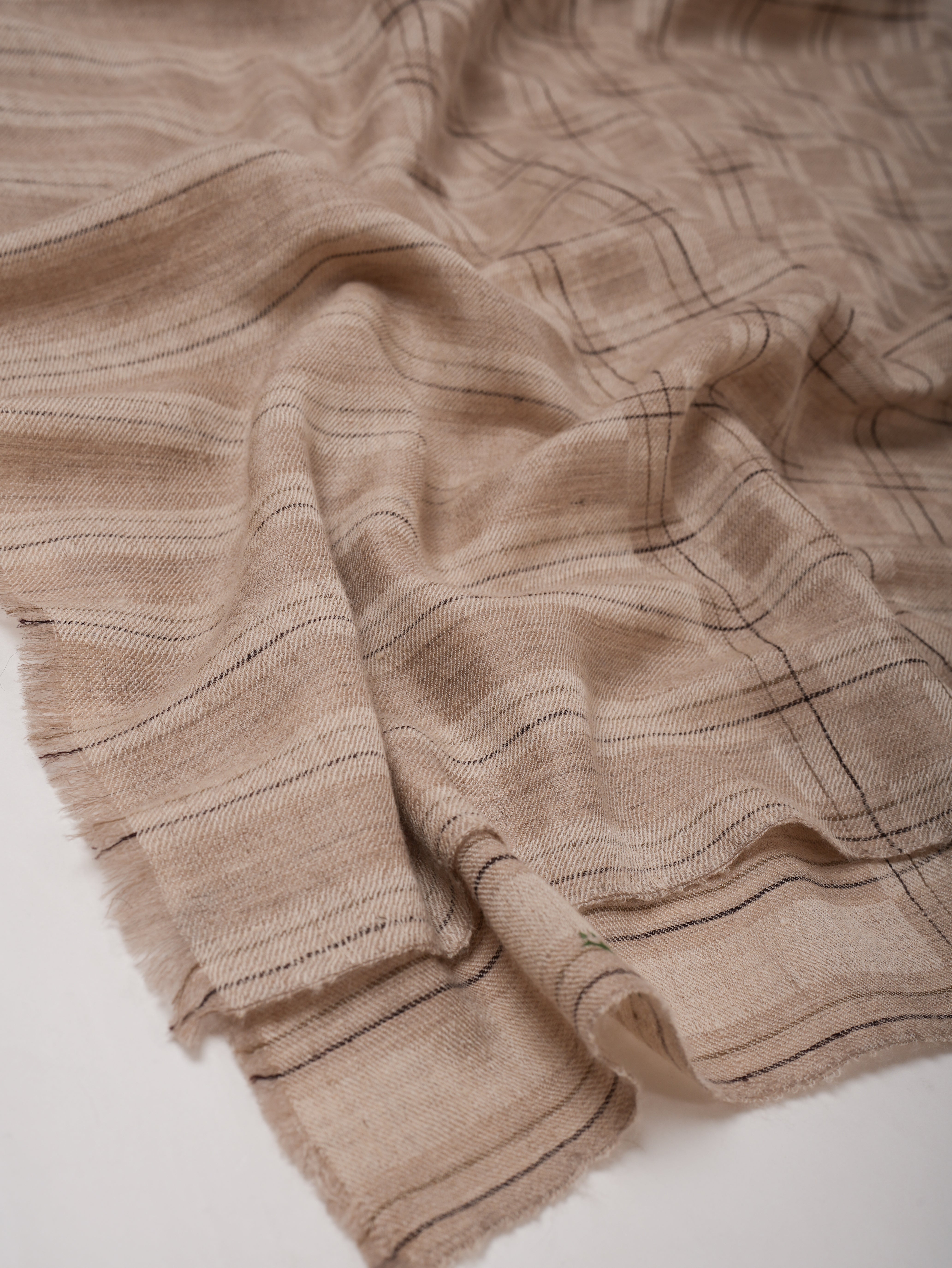 Beige & Off-White Dual-Shade Baby Soft Cashmere Scarf – Lightweight & Elegant
