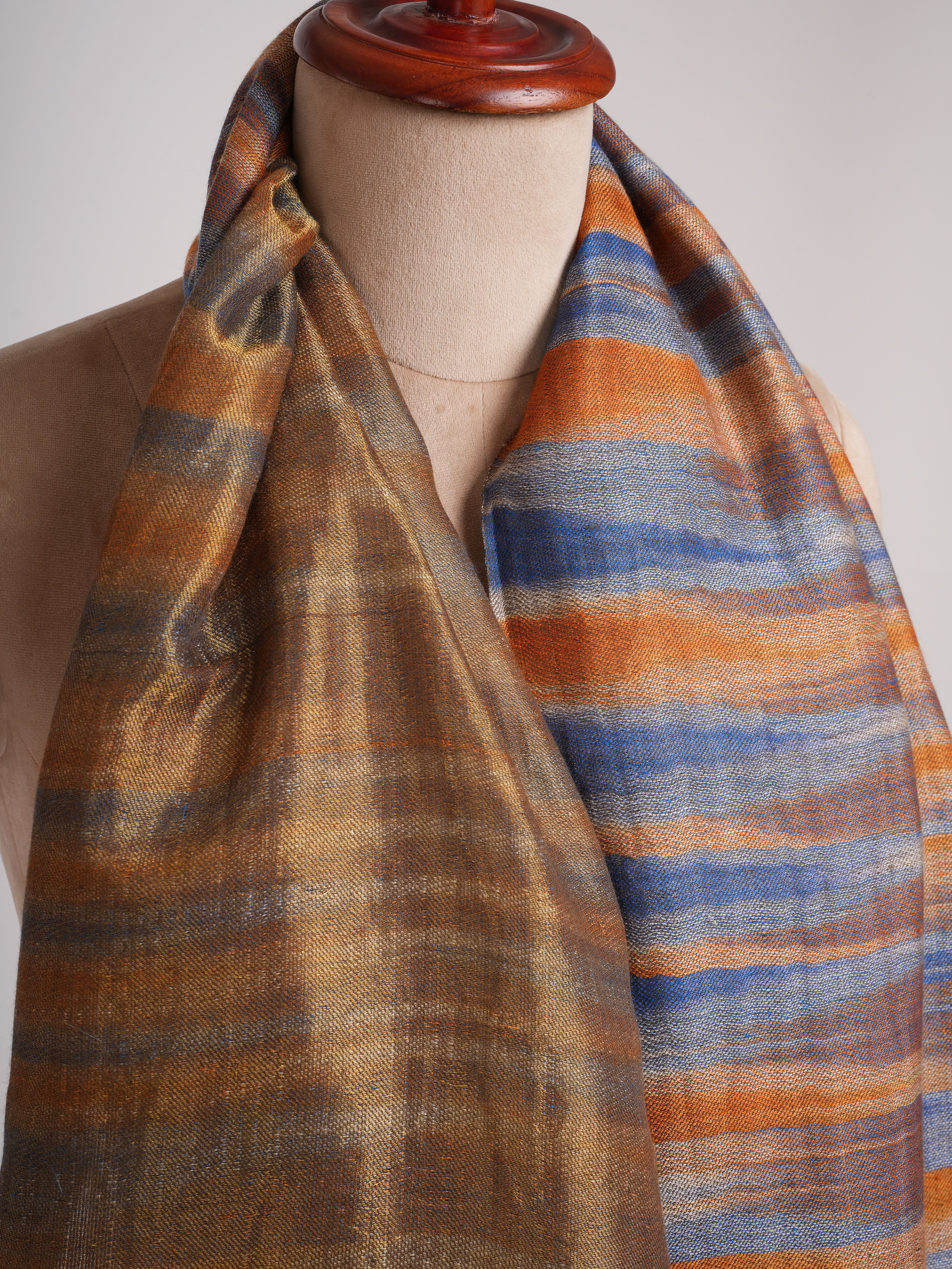 Handwoven Dorukha Cashmere Stole