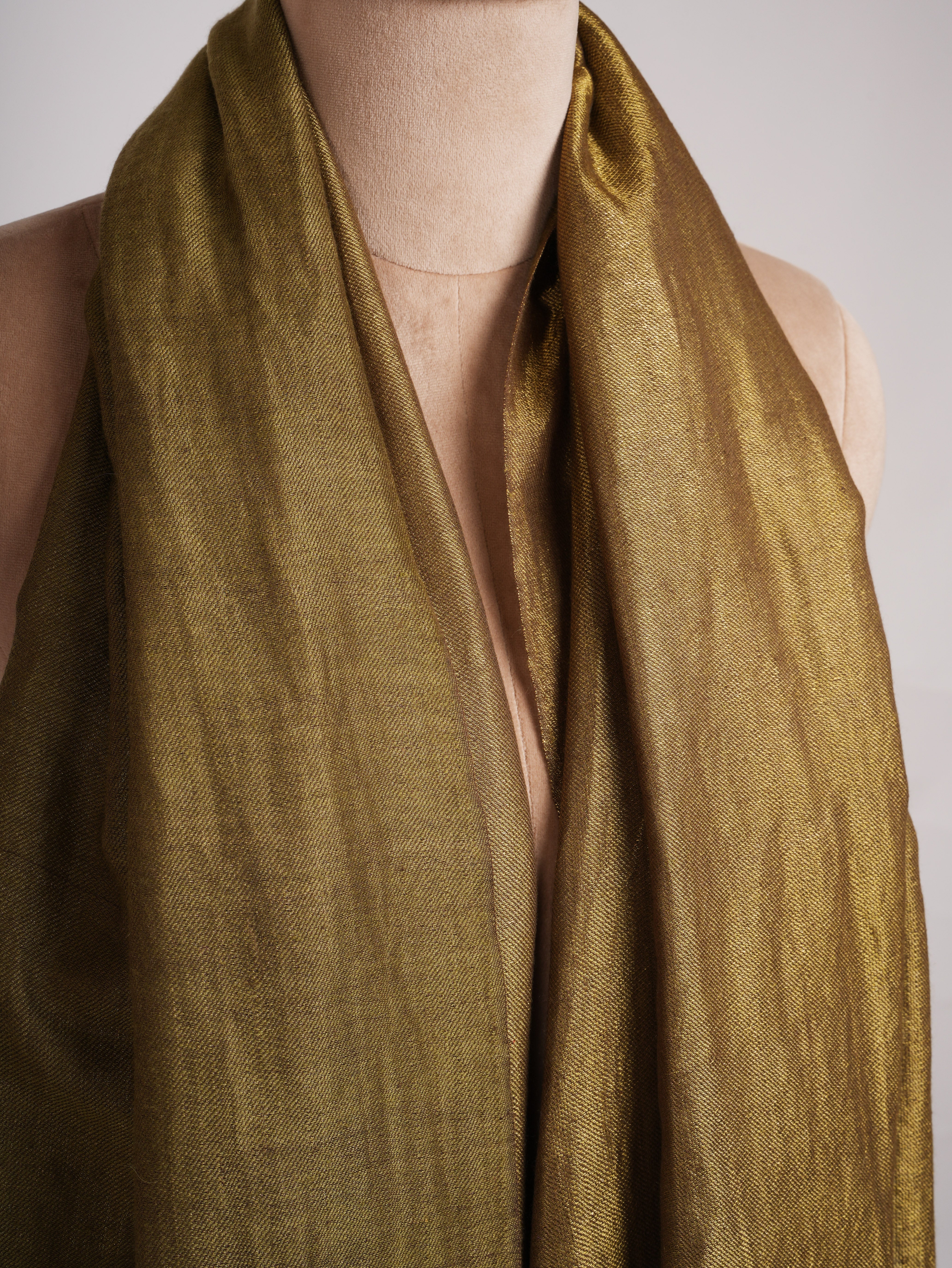 Zari Dorukha Handwoven Cashmere Stole