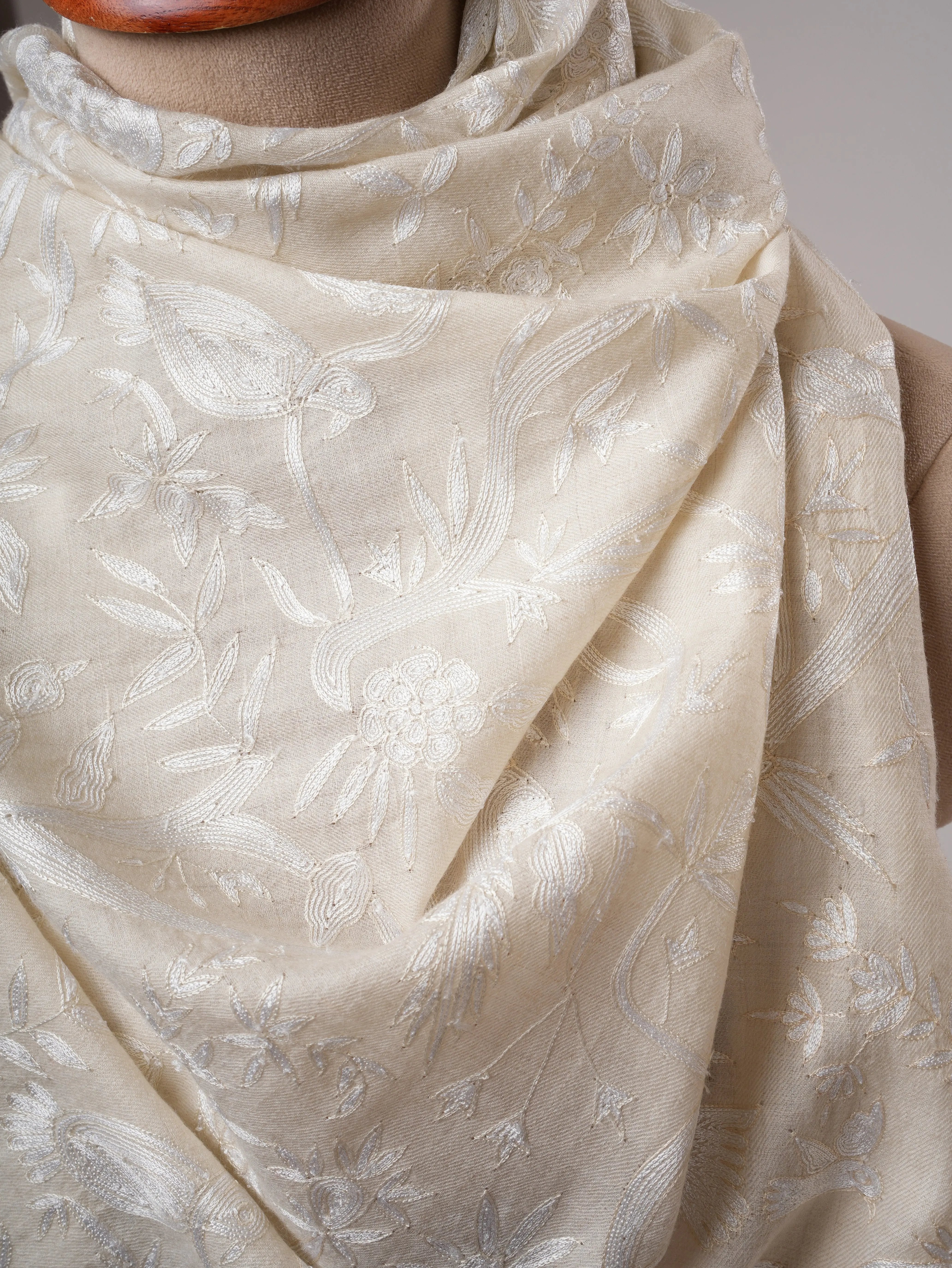 White Hand Hook Embroidered Ivory Kashmiri Pashmina Shawl Shahkaar
