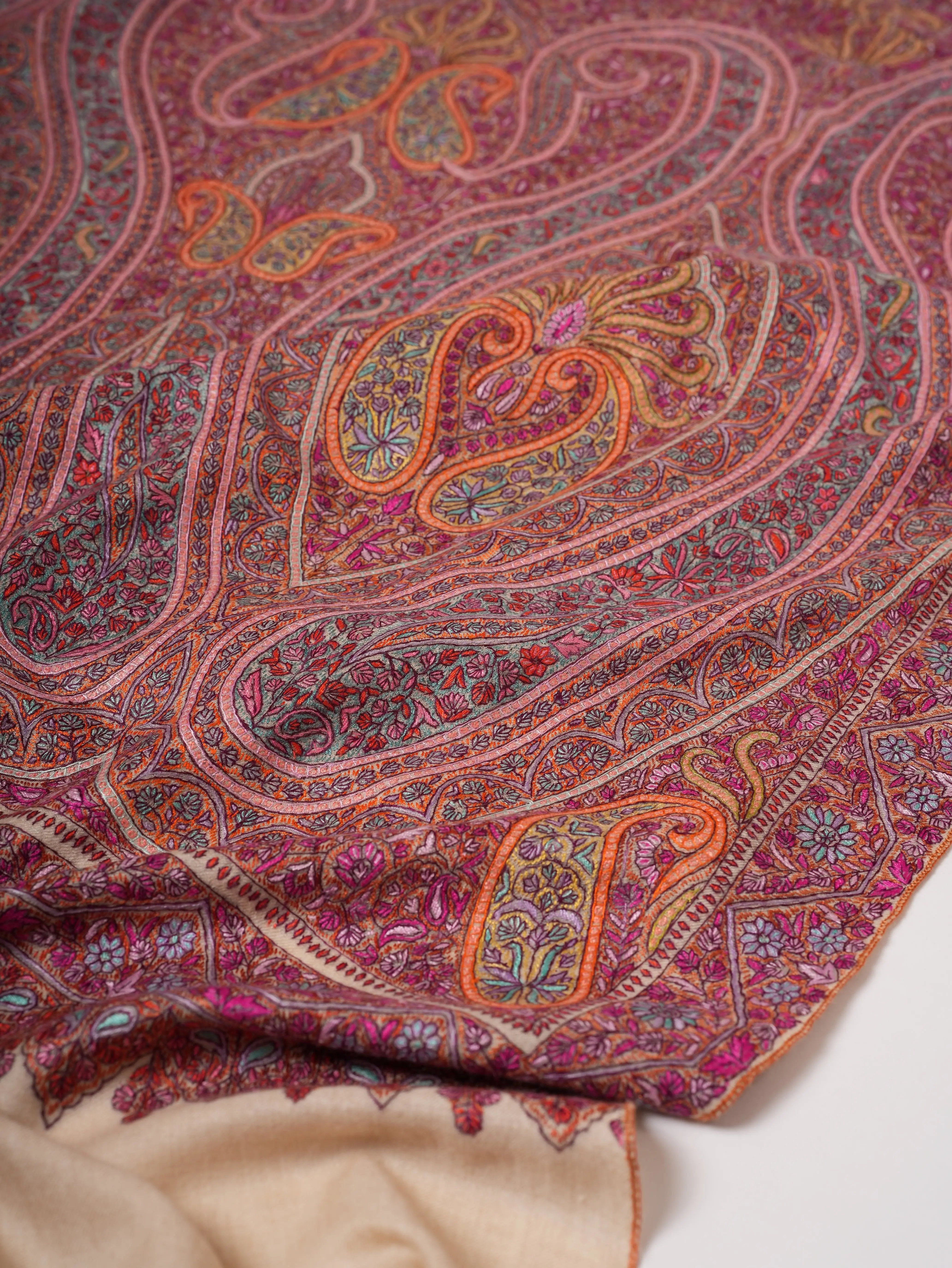 Offwhite Pashmina Shawl with All Over Jamavar Embroidery Shahkaar