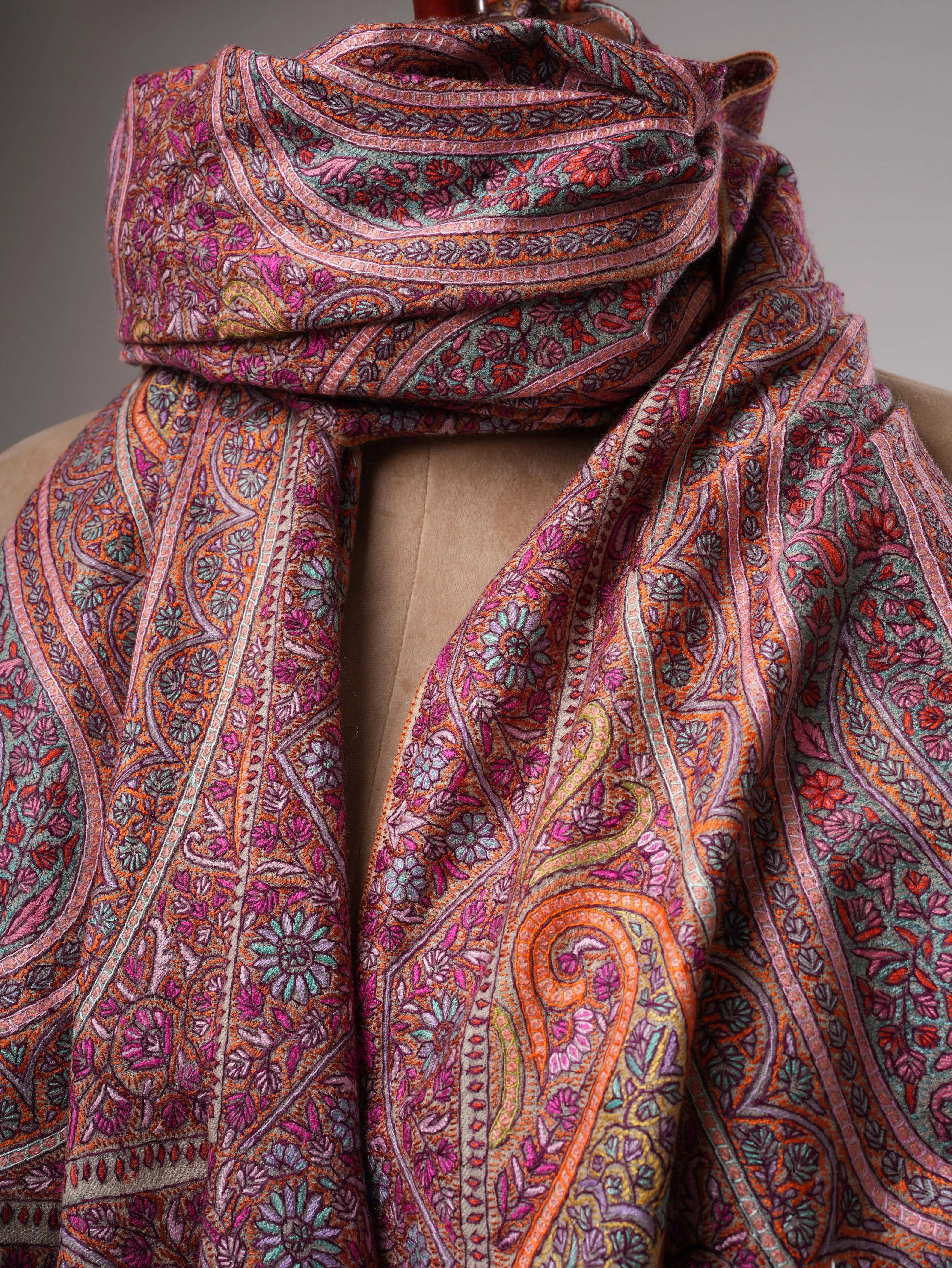 Offwhite Pashmina Shawl with All Over Jamavar Embroidery Shahkaar