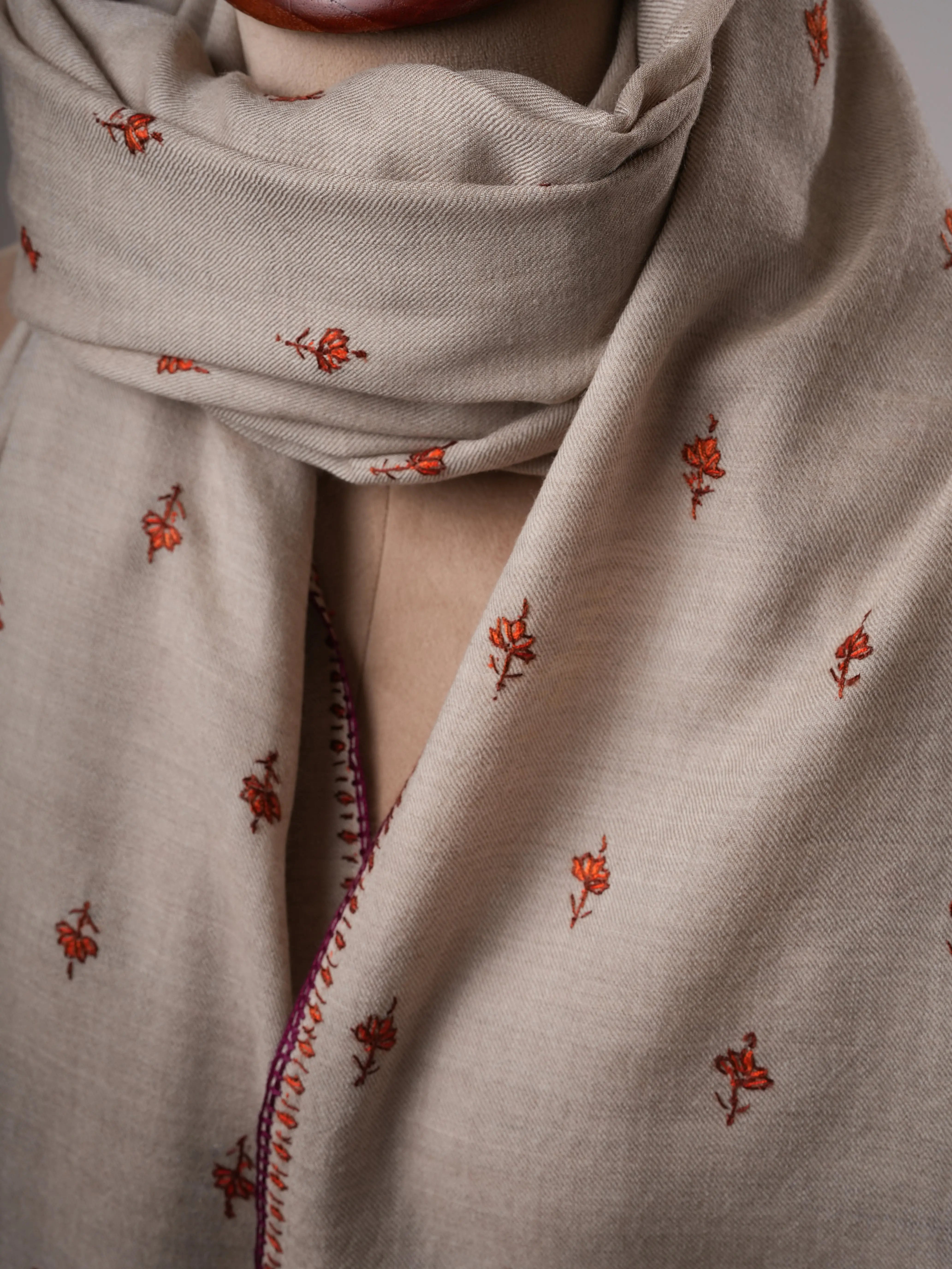 Traditional Machie Booti Handwork Fine Wool Shawl Shahkaar