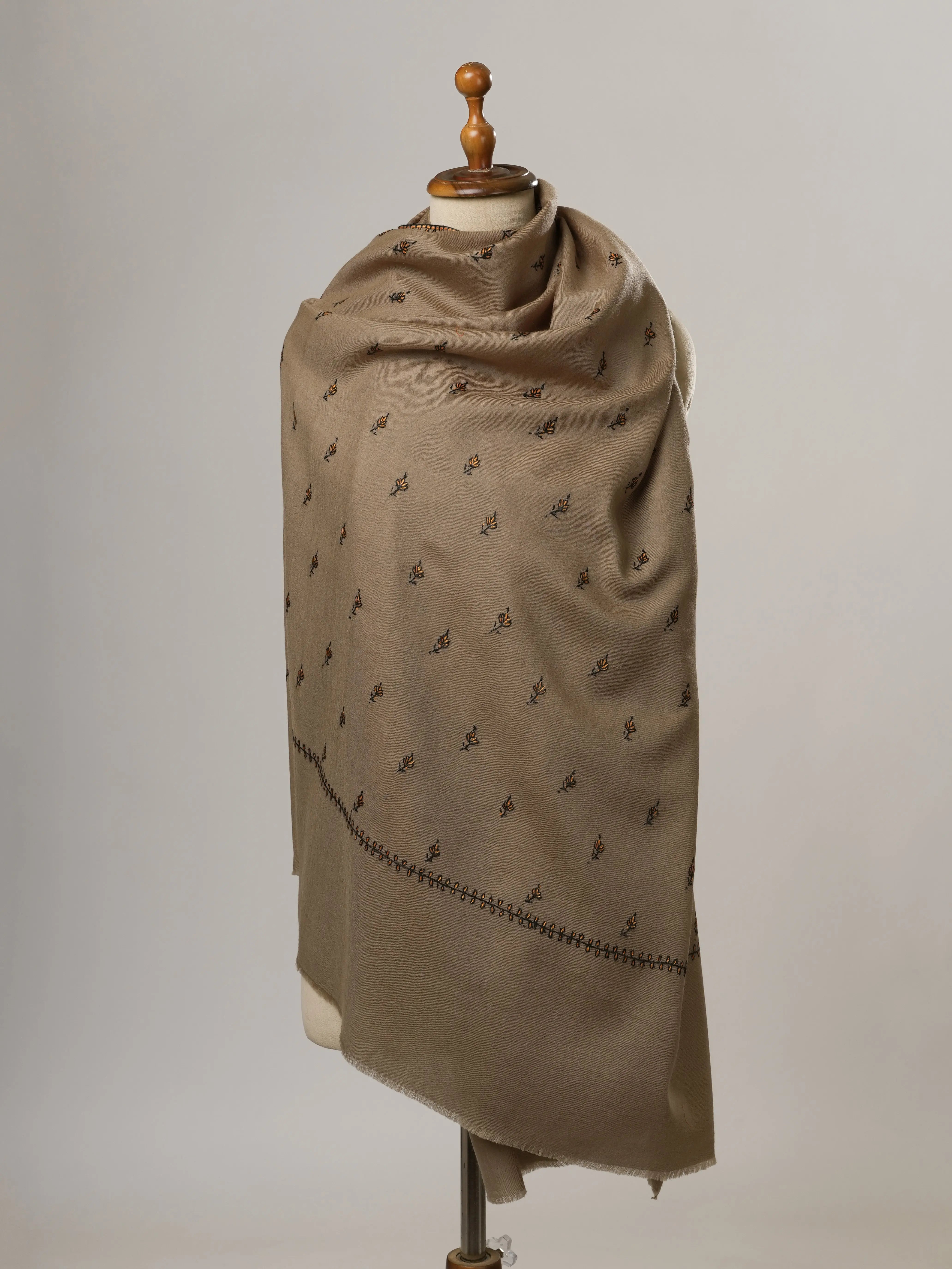 Machie Buteh Hand Embroidered Fine Wool Shawl Shahkaar