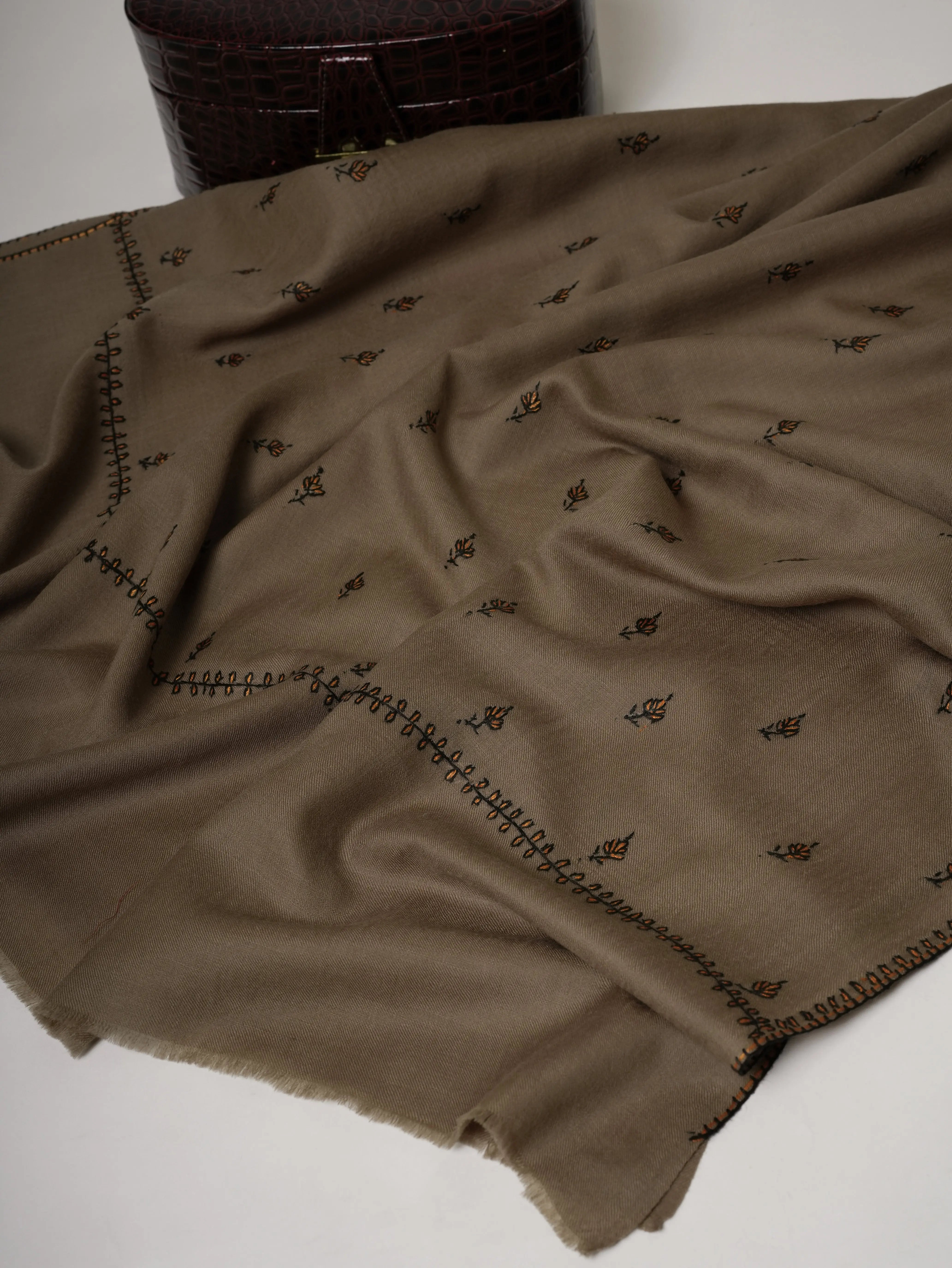 Machie Buteh Hand Embroidered Fine Wool Shawl Shahkaar