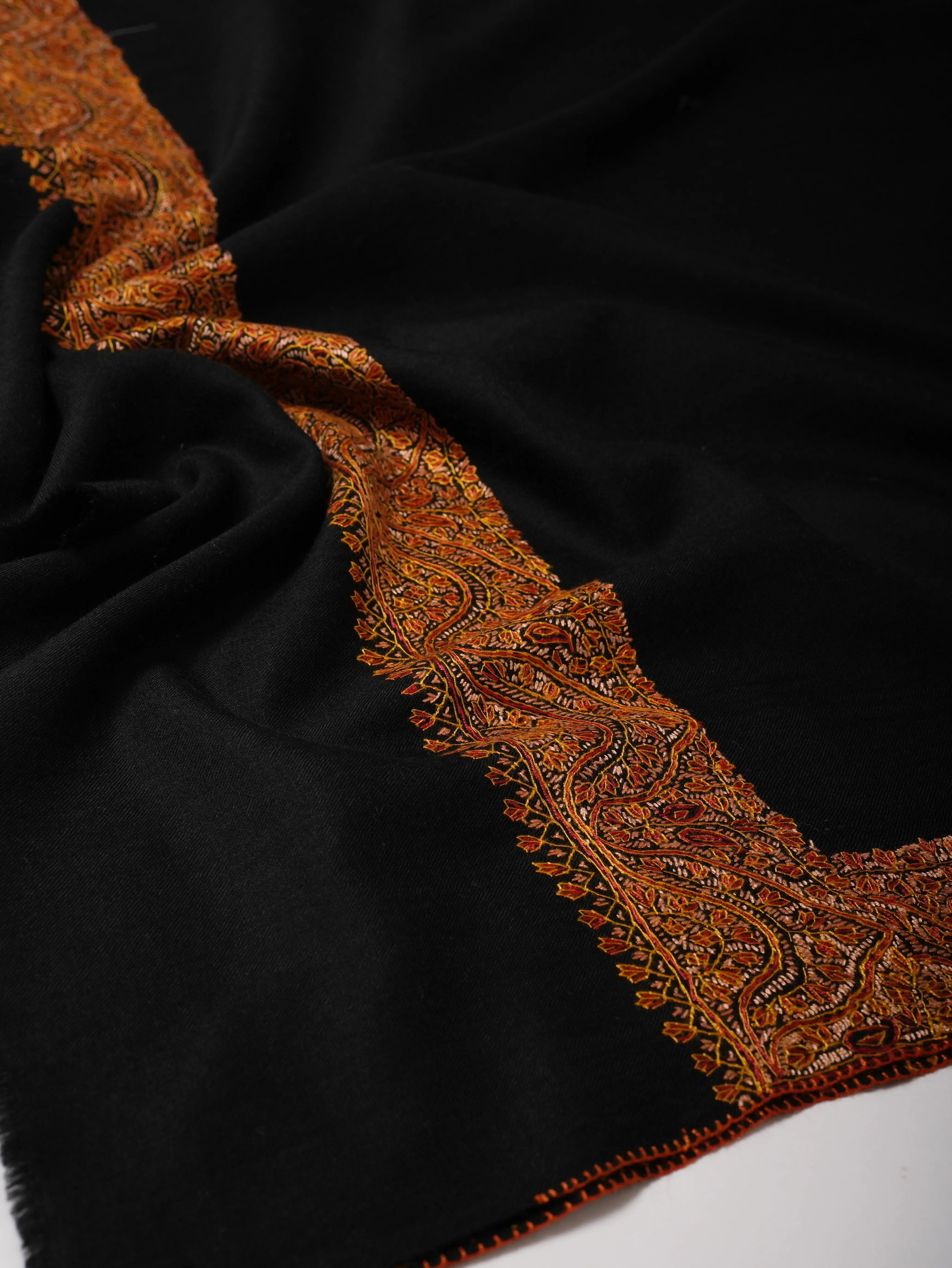 Classic Black Fine Wool Shawl with Daur Dar Embroidery Shahkaar