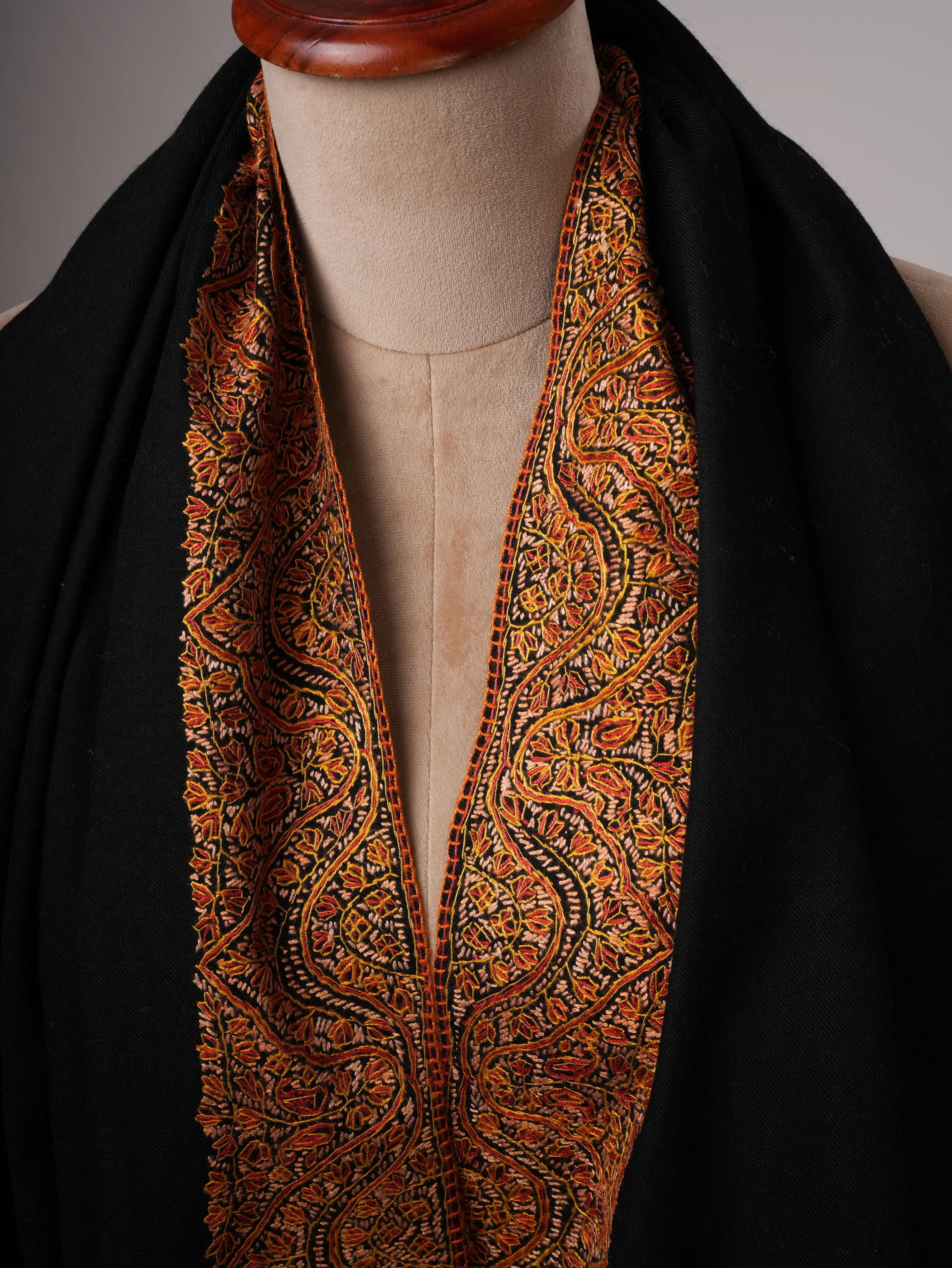 Classic Black Fine Wool Shawl with Daur Dar Embroidery Shahkaar