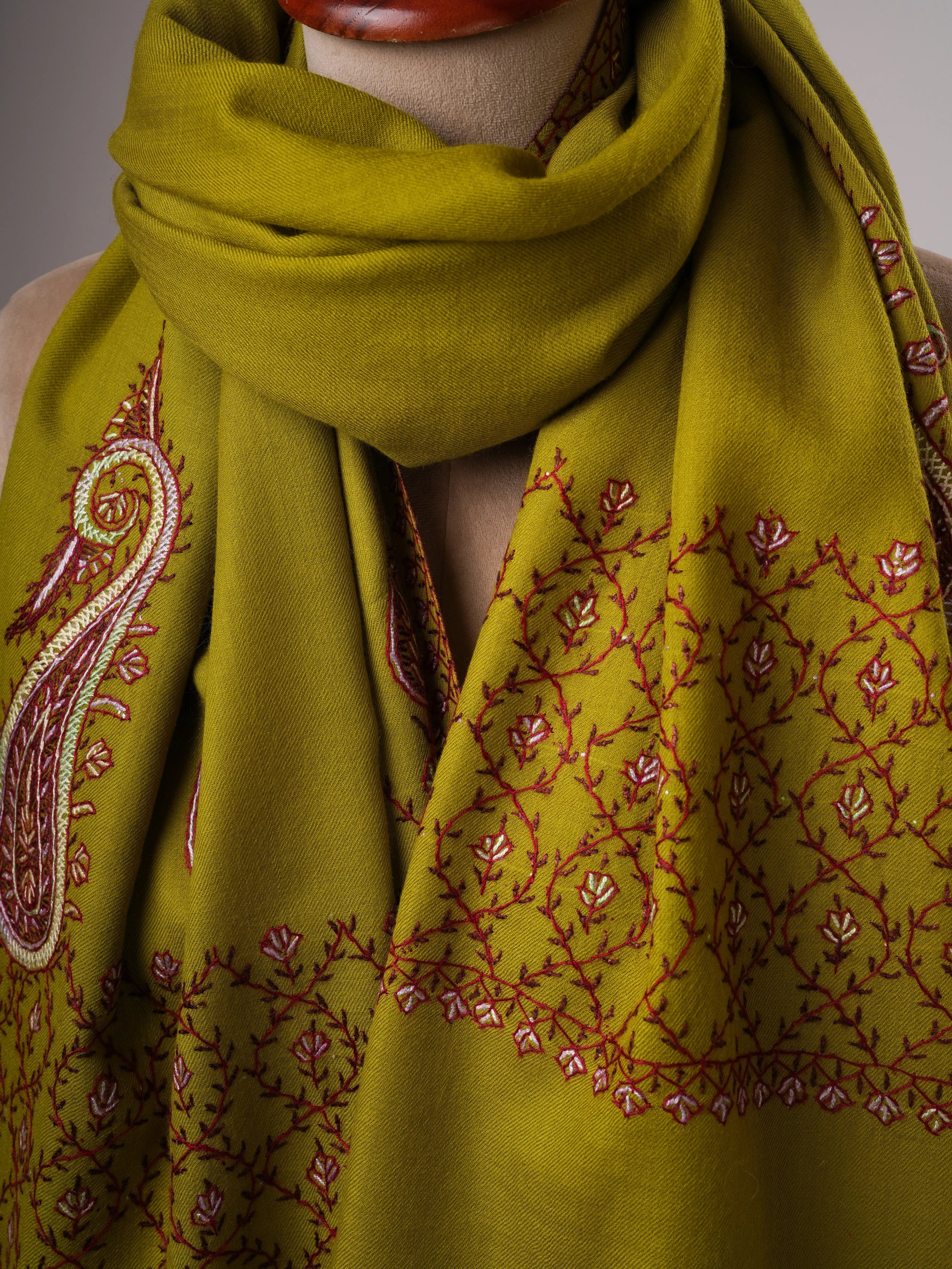Hand Embroidered Fine Wool Shawl with Traditional Palla Motif Shahkaar