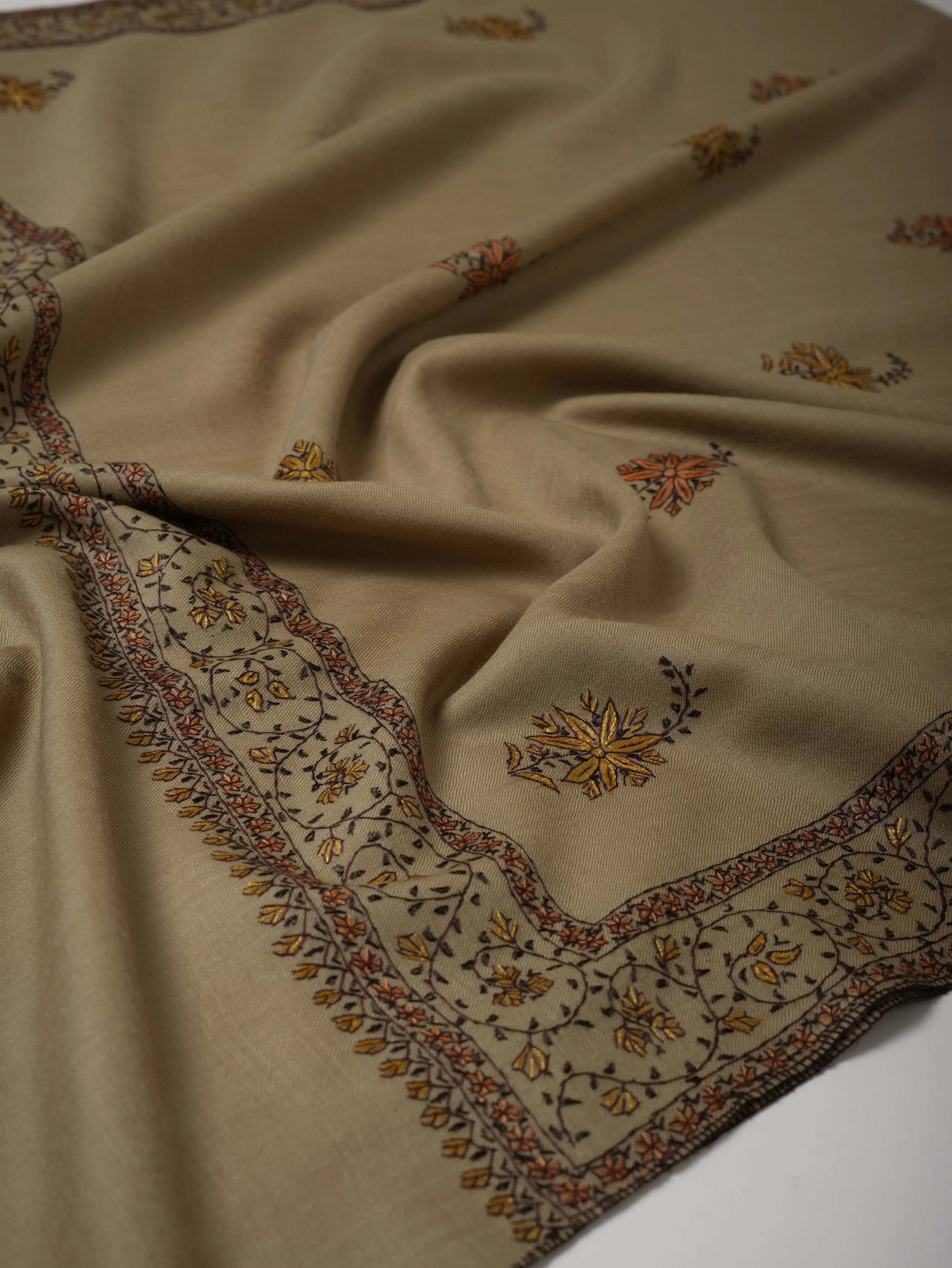 Fine Wool Shawl with Hand-Embroidered Daur Buteh Motif Shahkaar