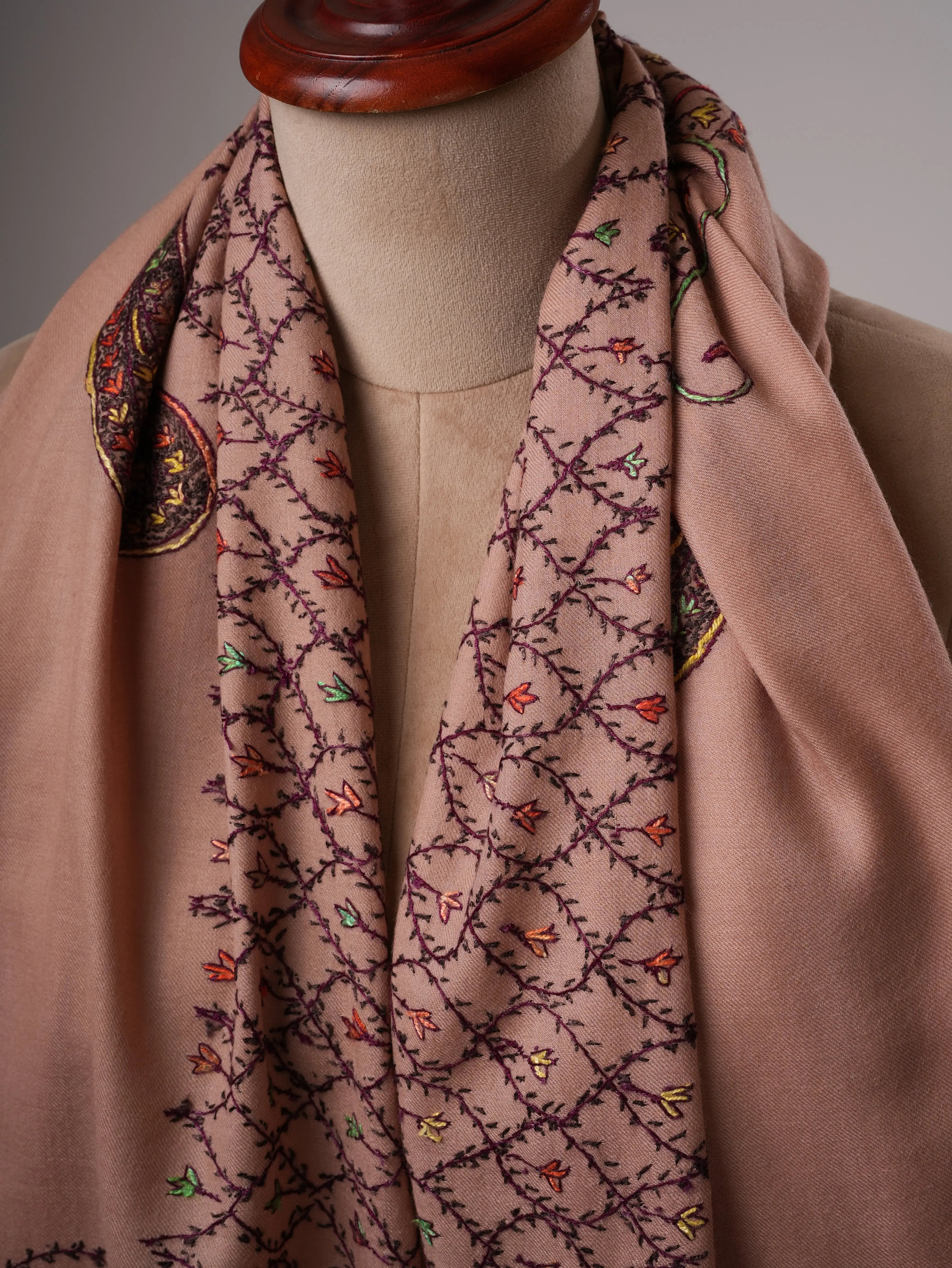 Elegant Light Pink Fine Wool Shawl Featuring Handcrafted Embroidery Shahkaar