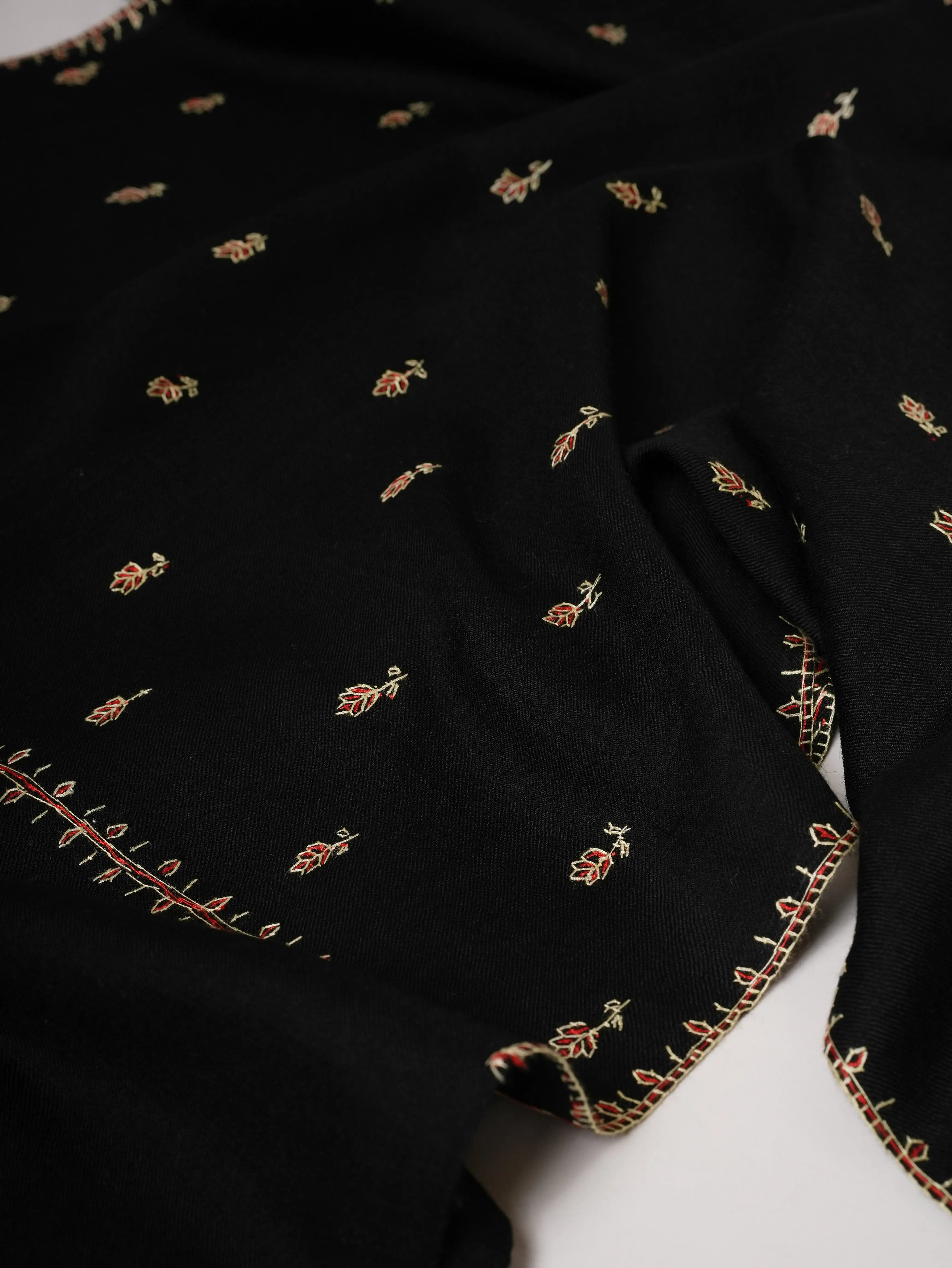Hand Embroidered Machie Booti Indian Fine Wool Shawl Shahkaar