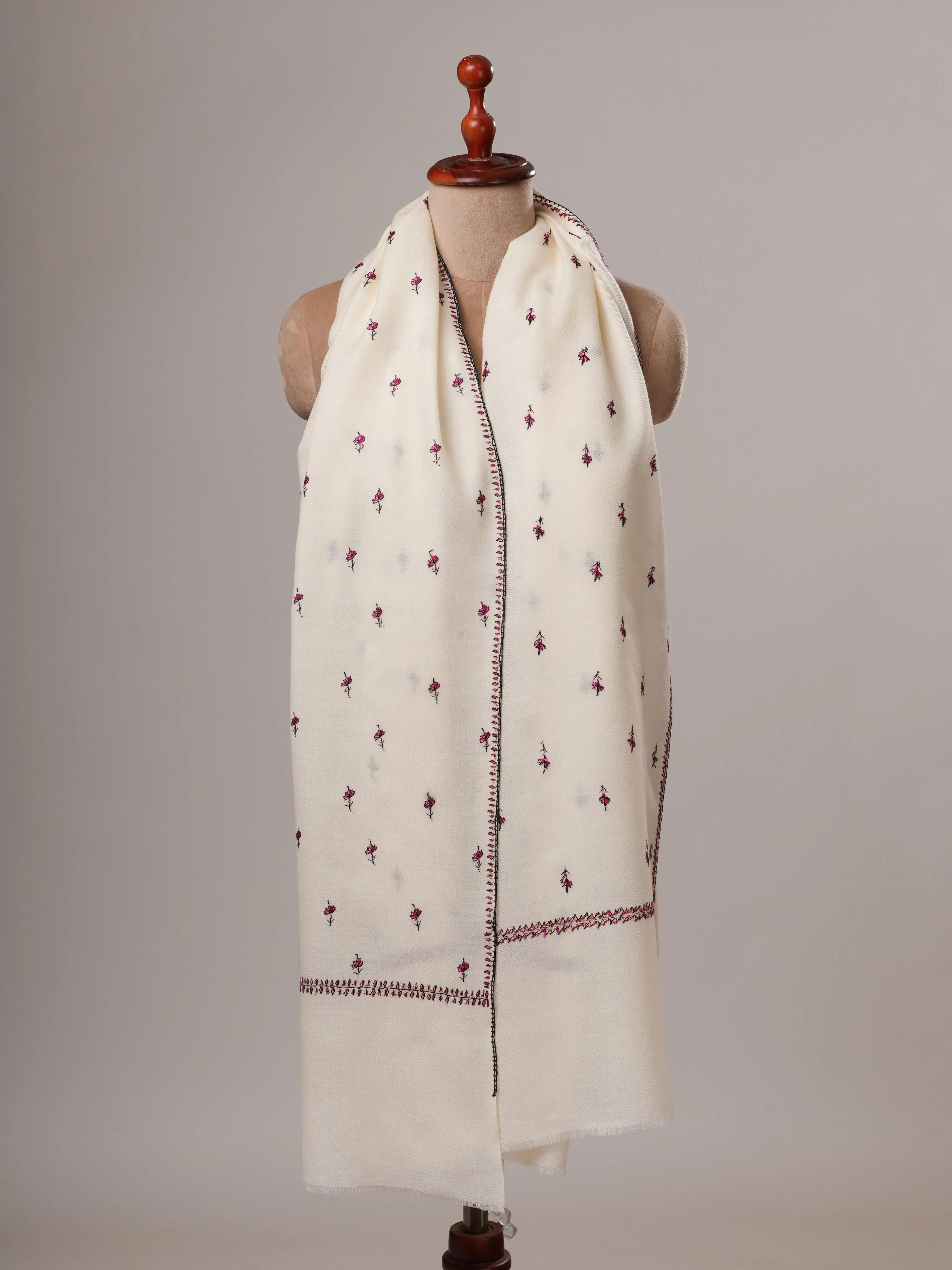 Ivory Machie Booti Fine Wool Hand Embroidery Shawl Shahkaar