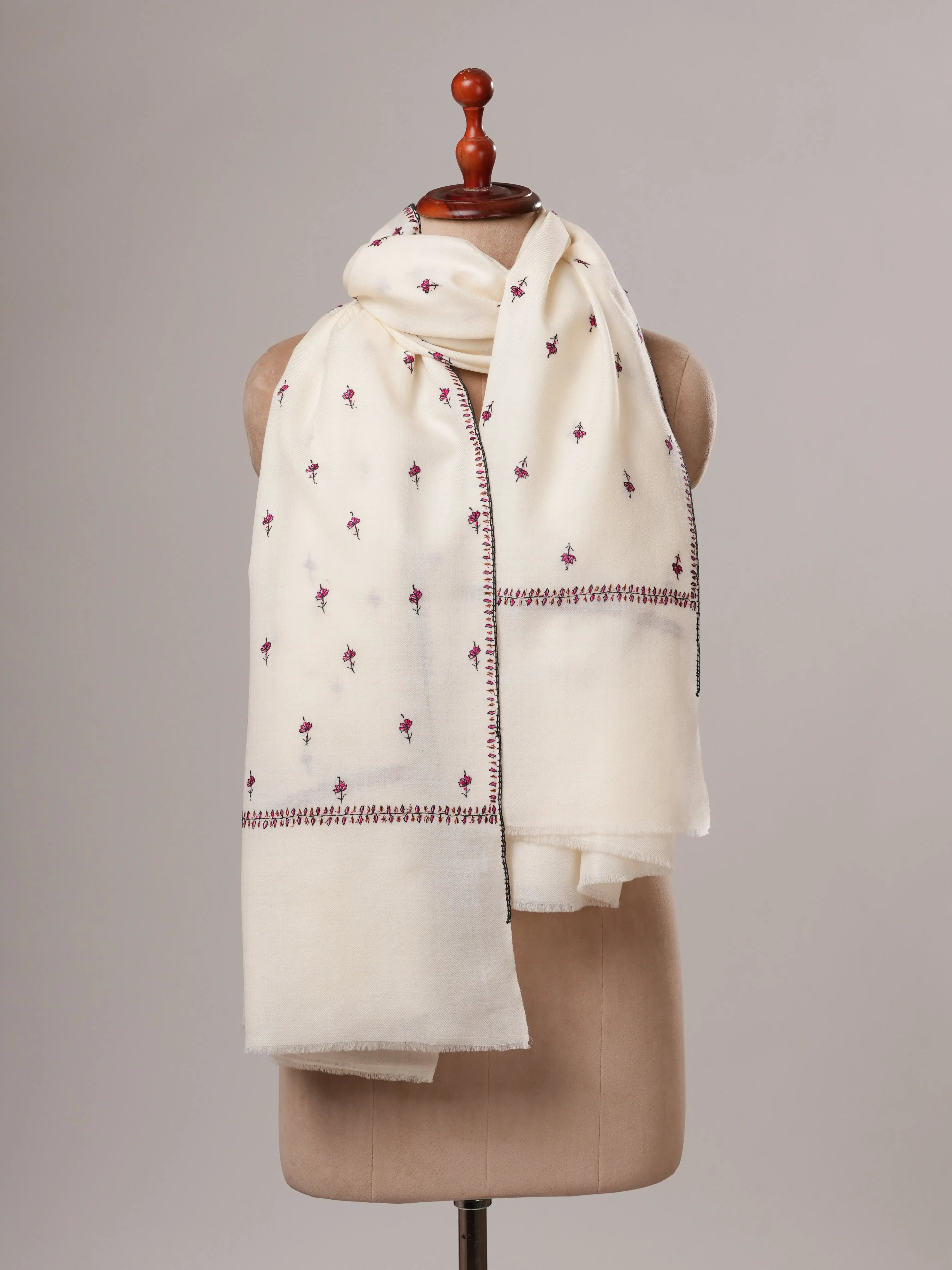 Ivory Machie Booti Fine Wool Hand Embroidery Shawl Shahkaar