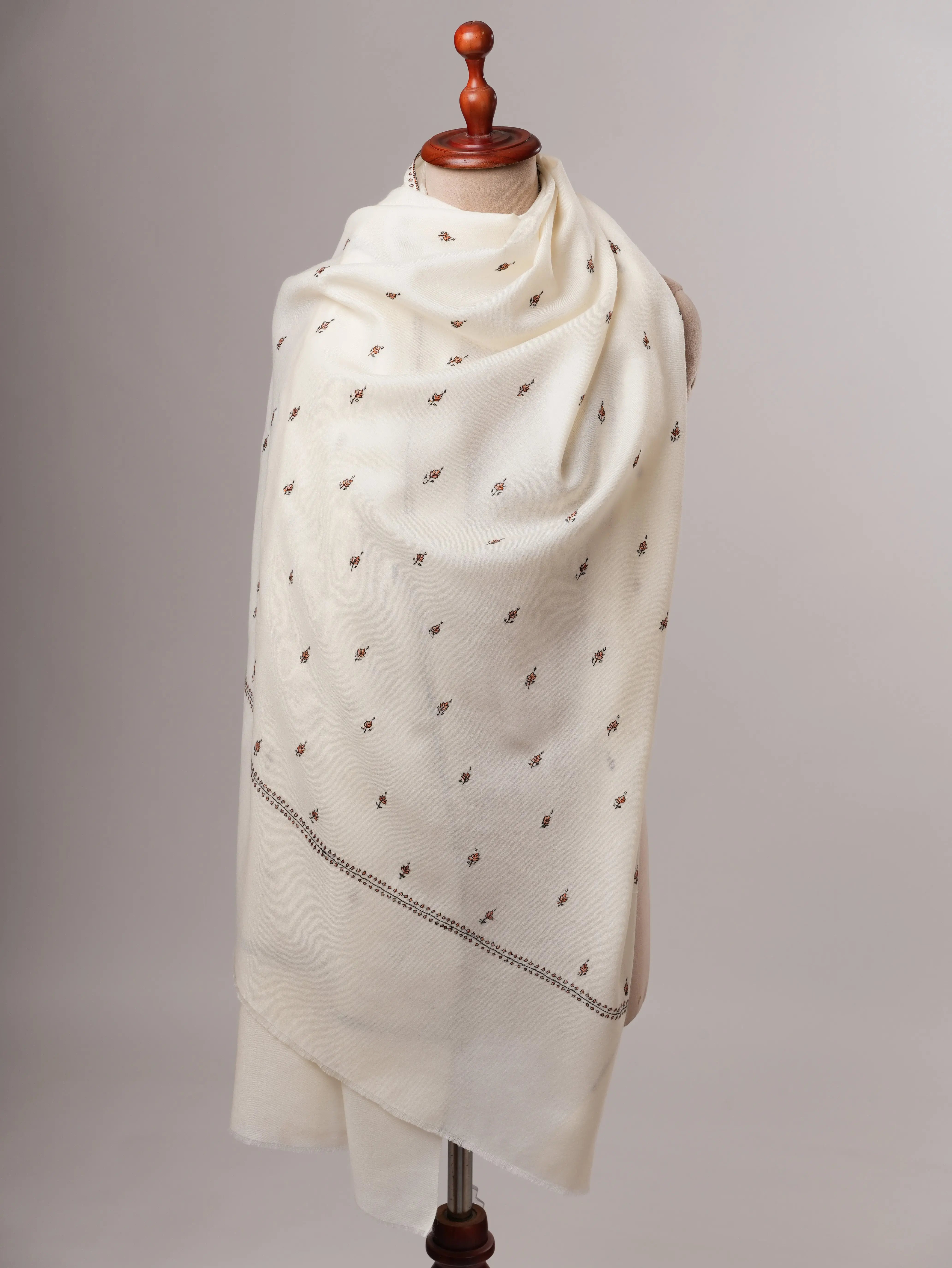 Soft White Fine Wool Shawl Featuring Intricate Mache Booti Embroidery Shahkaar