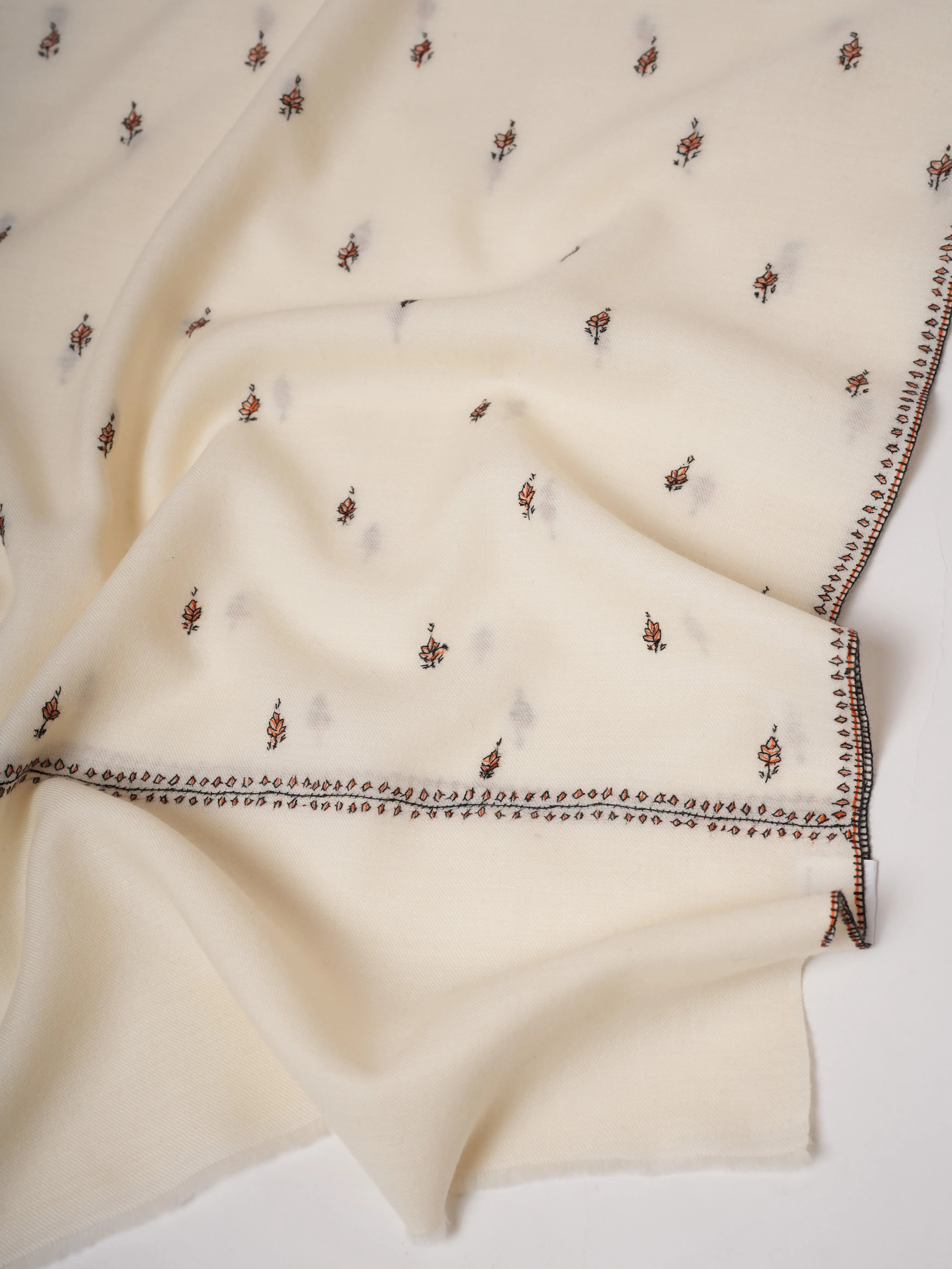 Soft White Fine Wool Shawl Featuring Intricate Mache Booti Embroidery Shahkaar