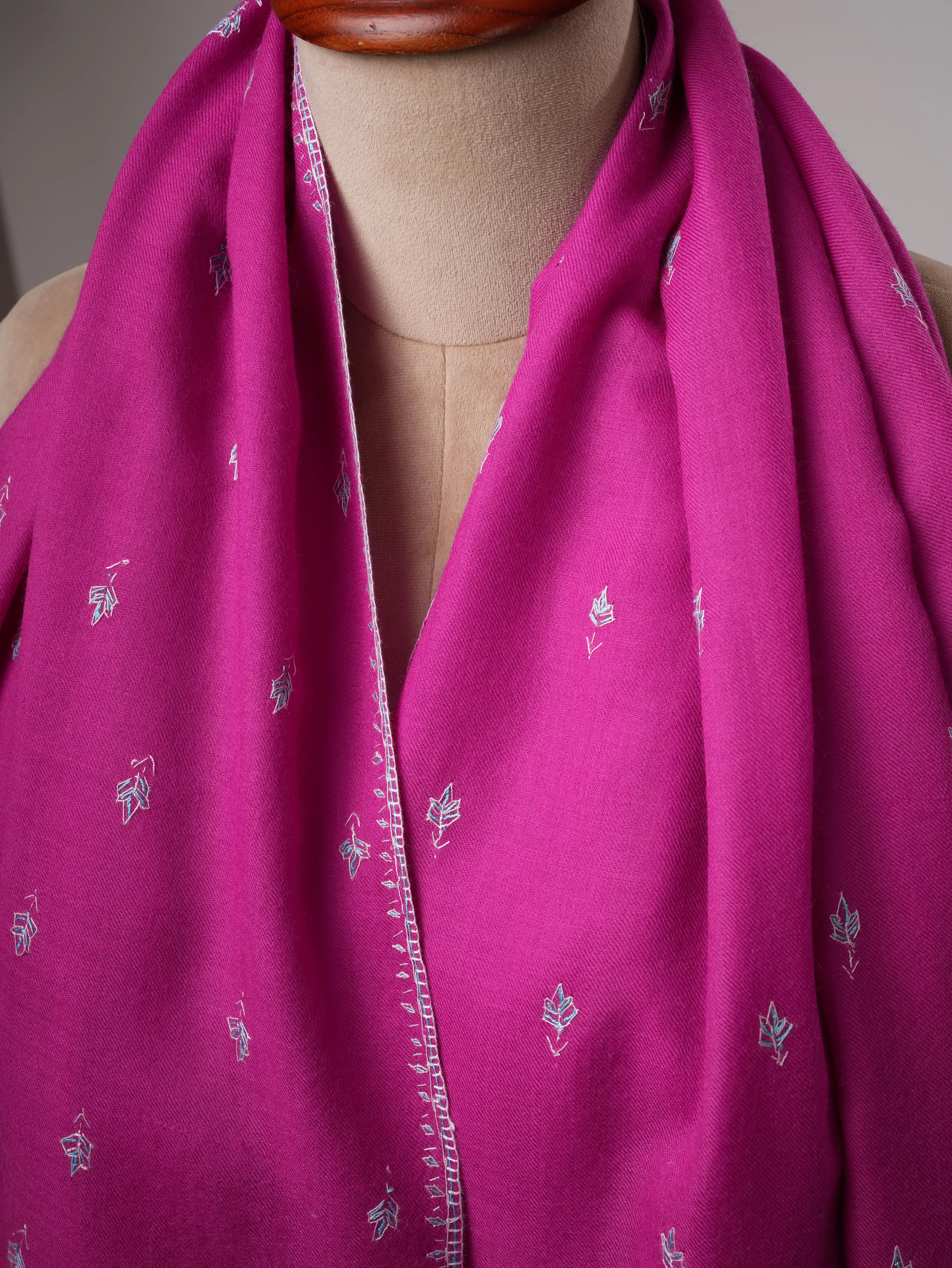 Soft Handcrafted Wool Shawl Featuring Traditional Machie Booti Motifs Shahkaar