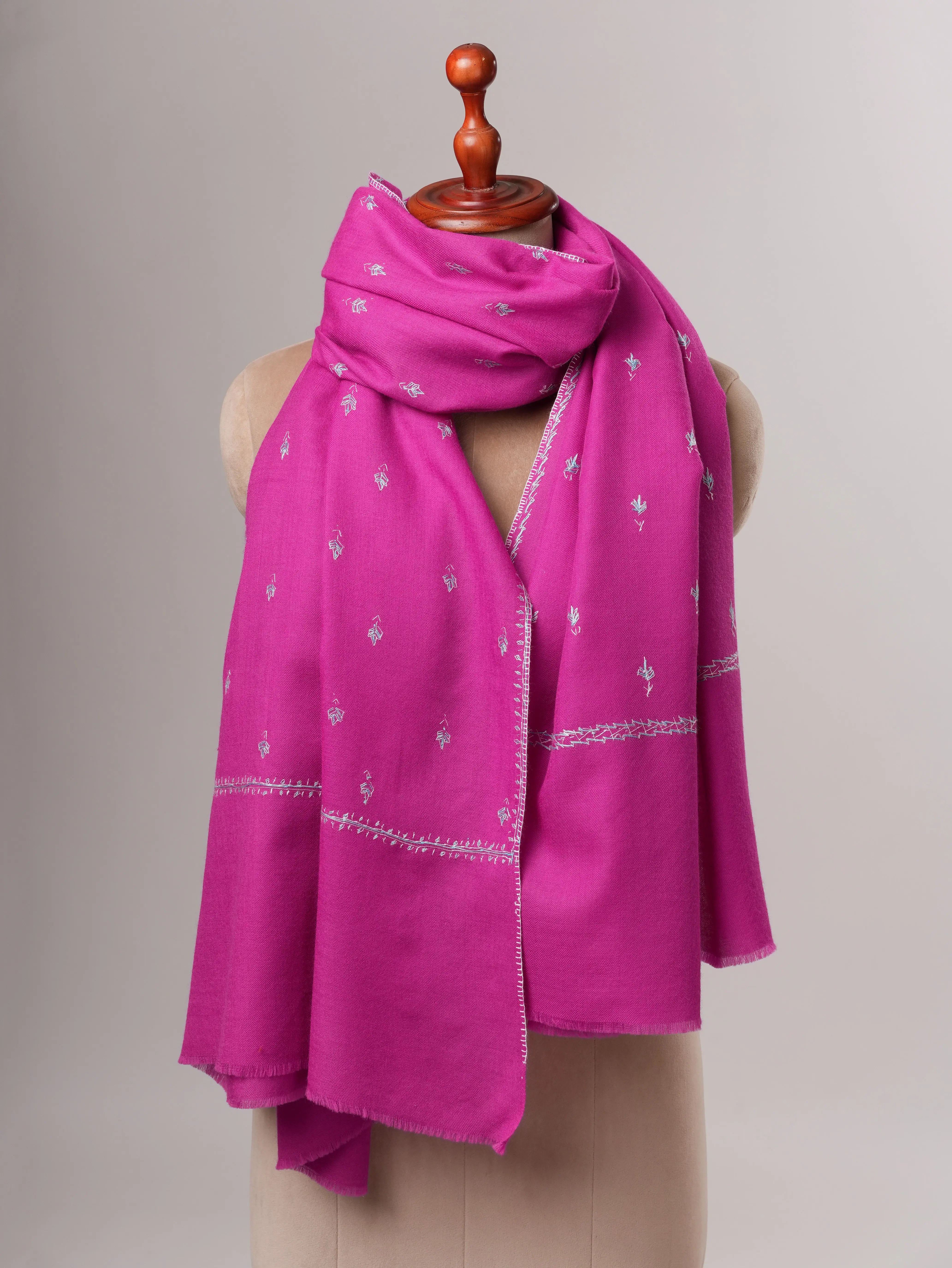 Soft Handcrafted Wool Shawl Featuring Traditional Machie Booti Motifs Shahkaar
