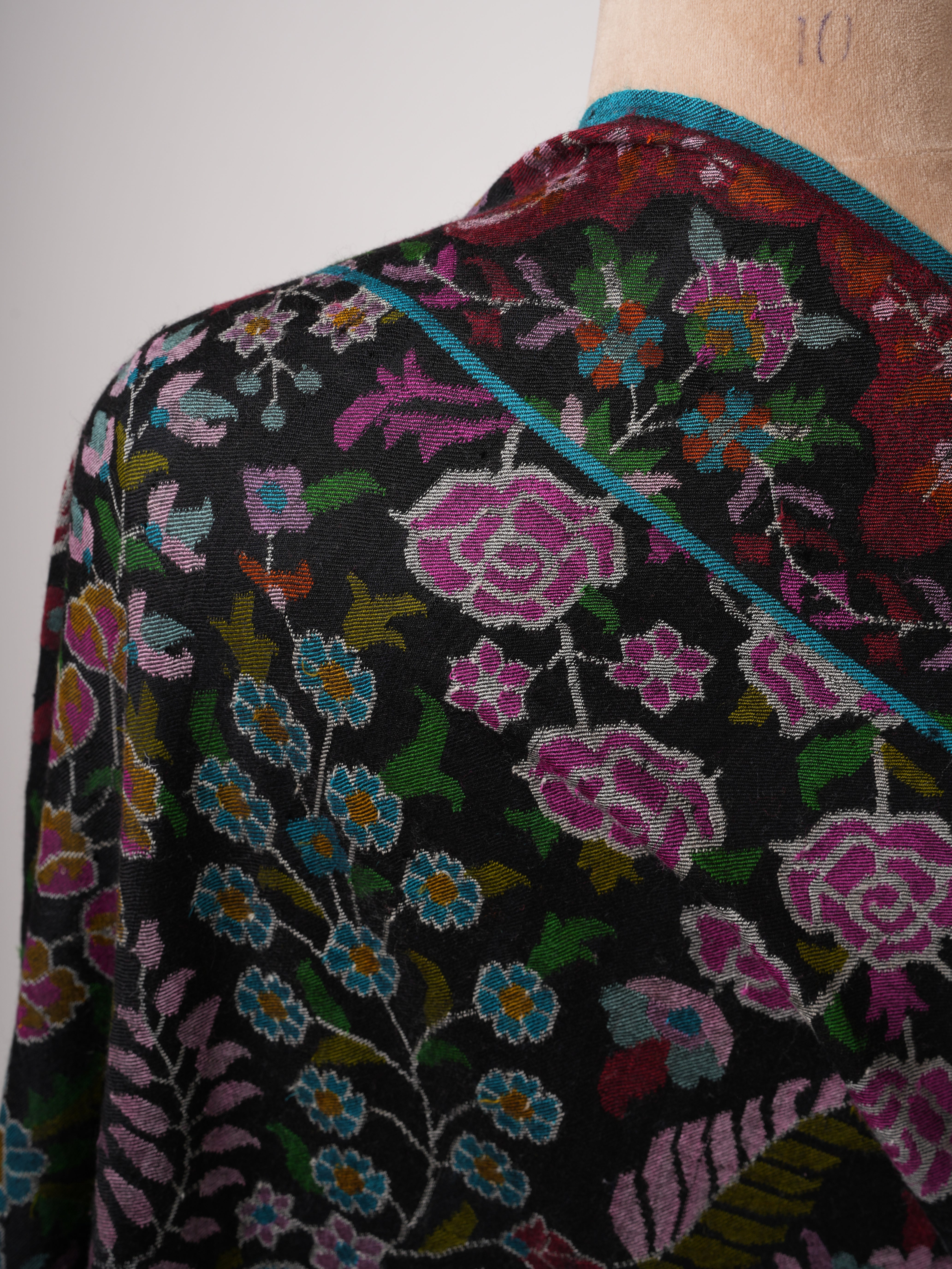 Black Kashmir Kani Weave Pashmina Shawl - Patrimonio in tessuto a mano