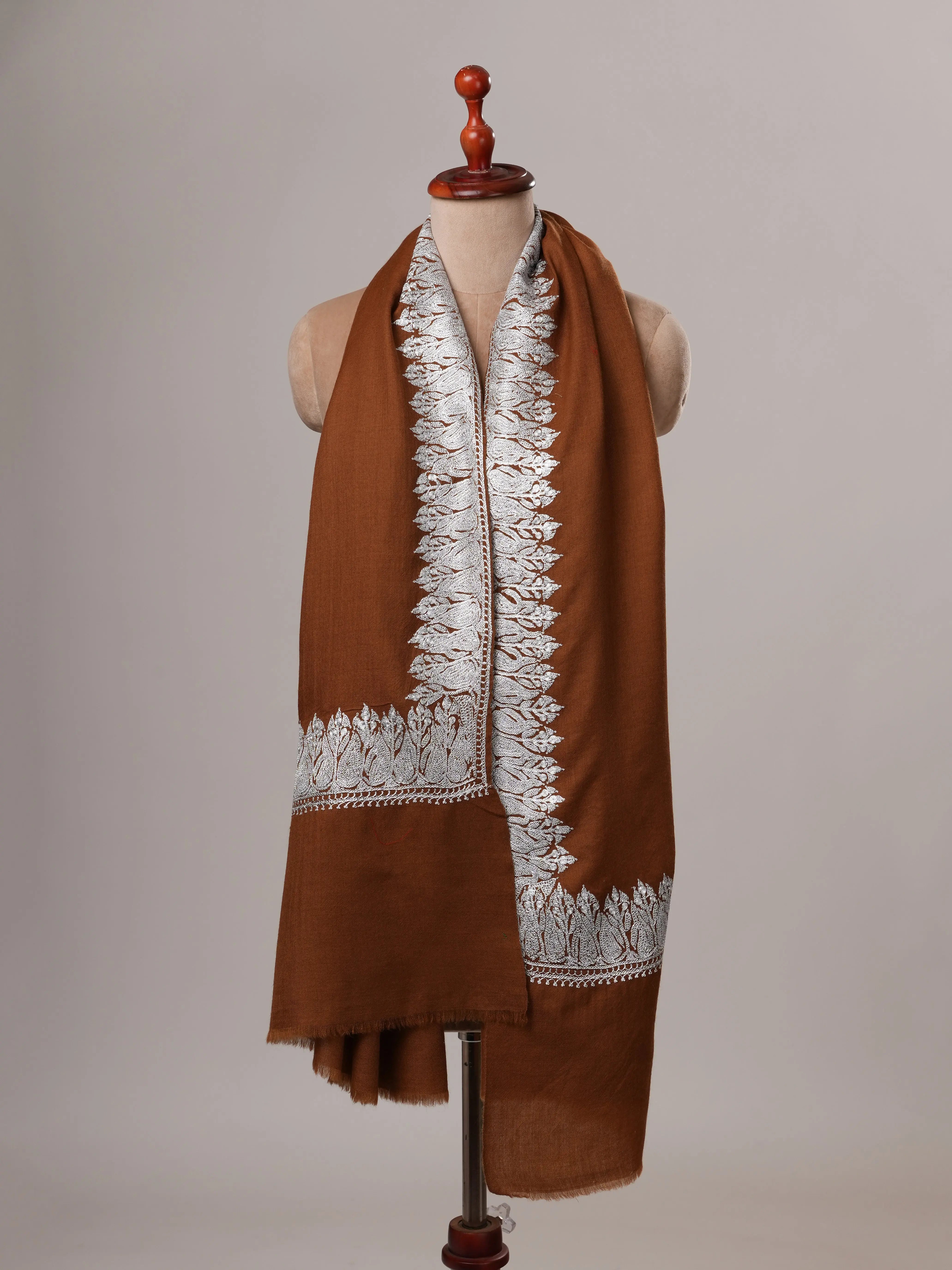 Hand Embroidered Tilla Daurdar Fine Wool Shawl Shahkaar