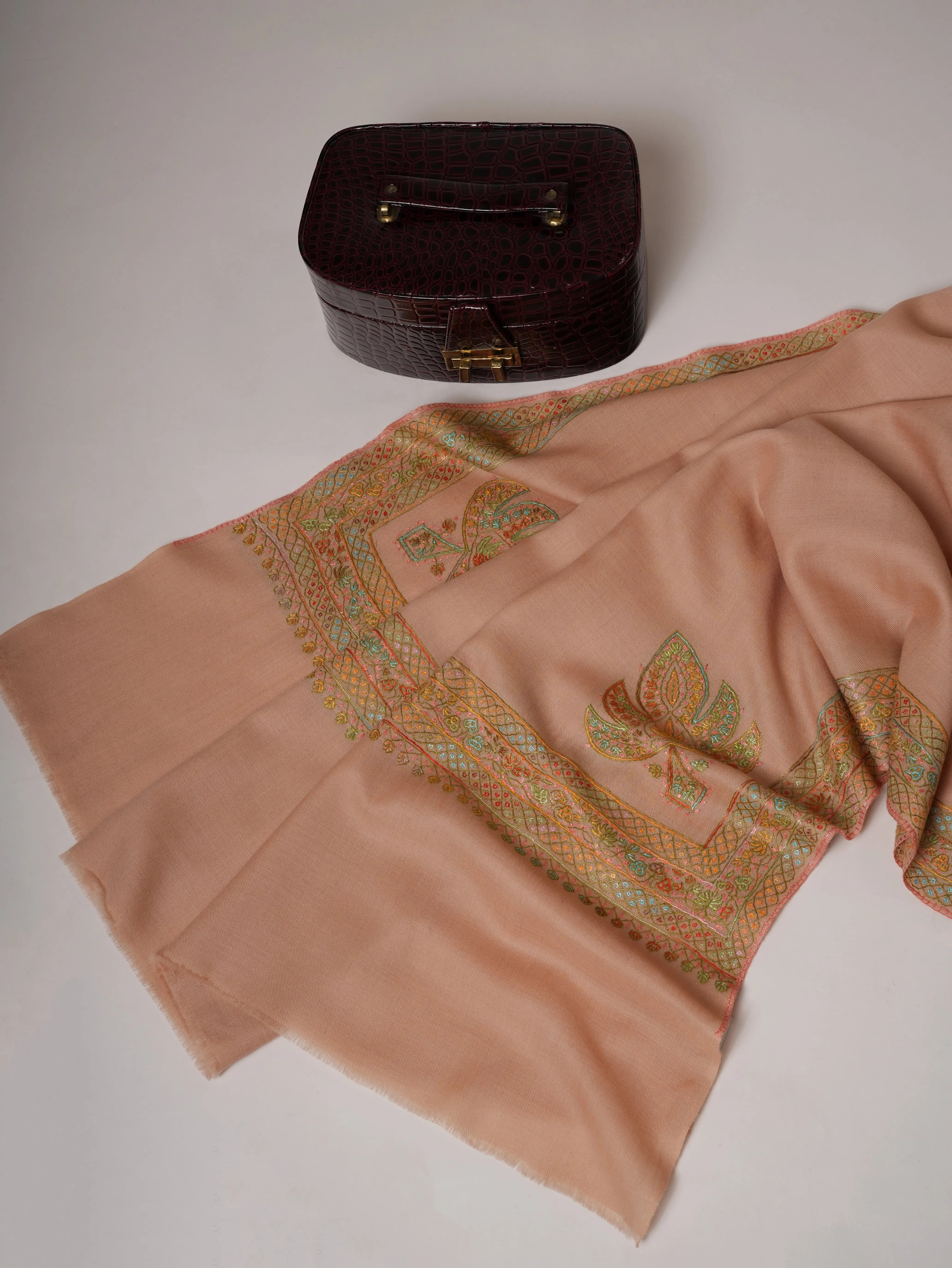 Peach Daur Dar Hand Embroidered Fine Wool Kashmiri Shawl Shahkaar