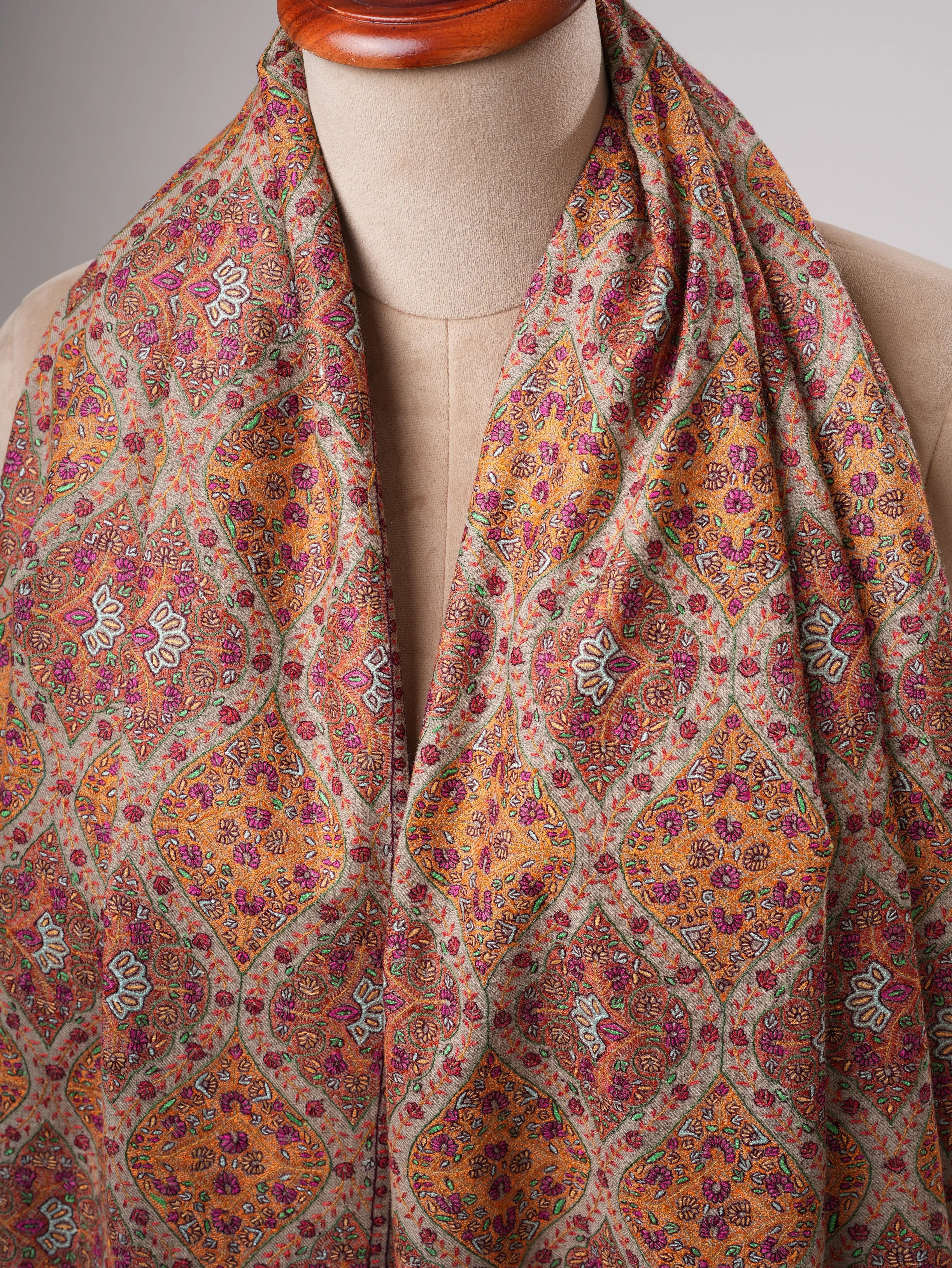 Kashmiri Pashmina Jamavar Shawl in Grey with Detailed Sozni Handwork Shahkaar