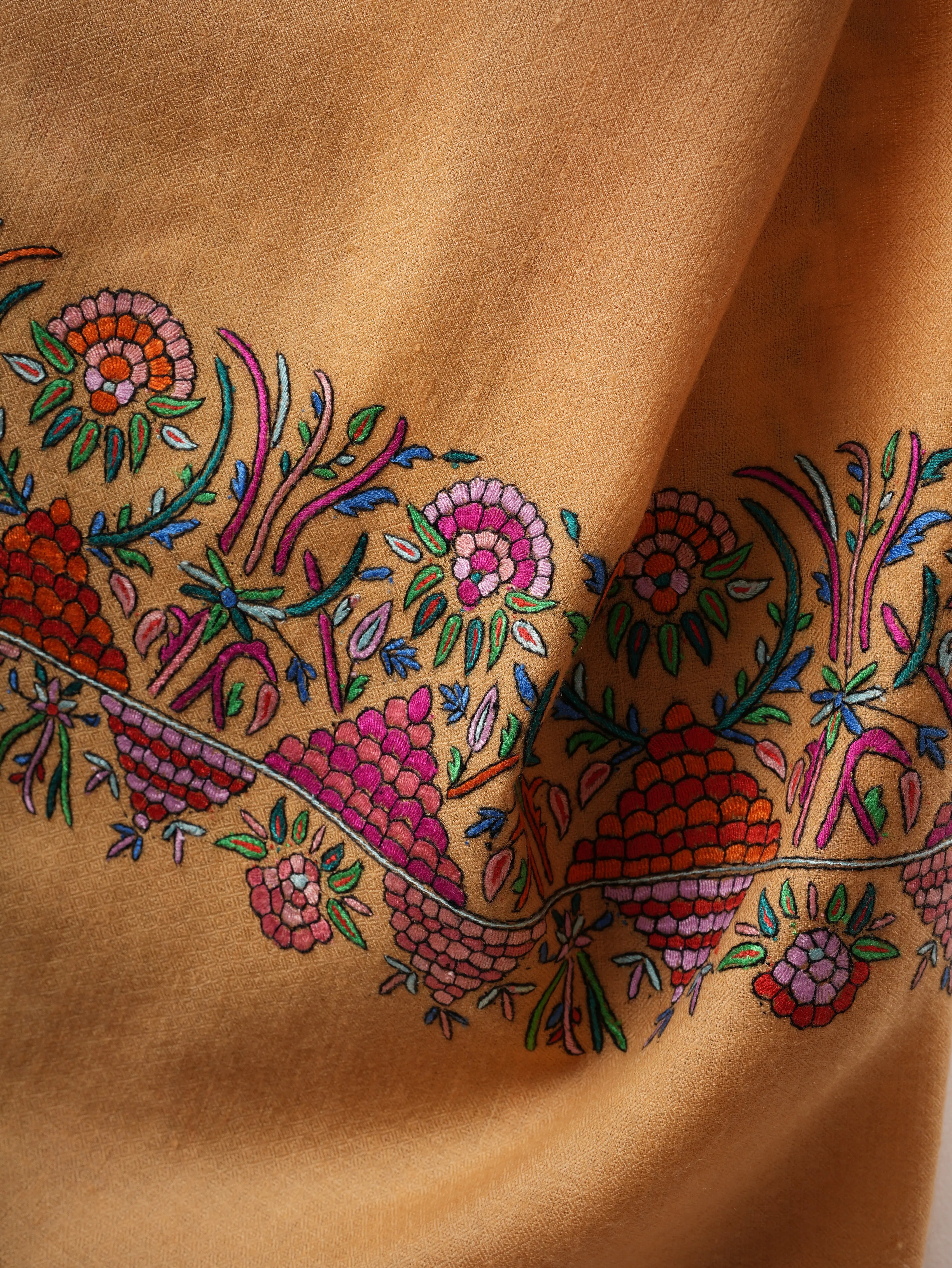 Handloomed Kashmiri Pashmina Shawl – Papier Machie Embroidered Palla Motif Shahkaar