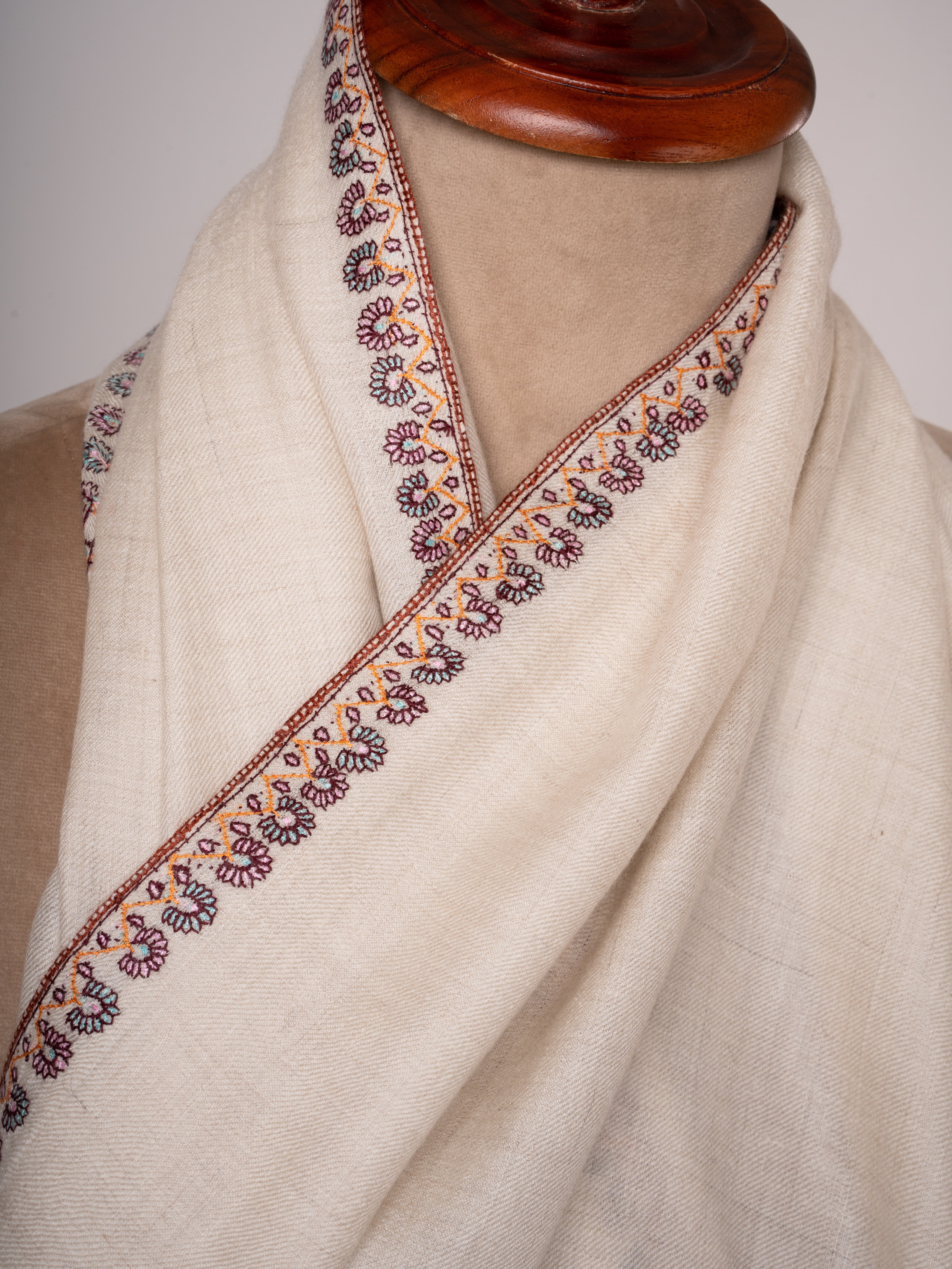 Ivory Kashmiri Pashmina Shawl Fine Sozni Embroidery on Shorter Ends Shahkaar