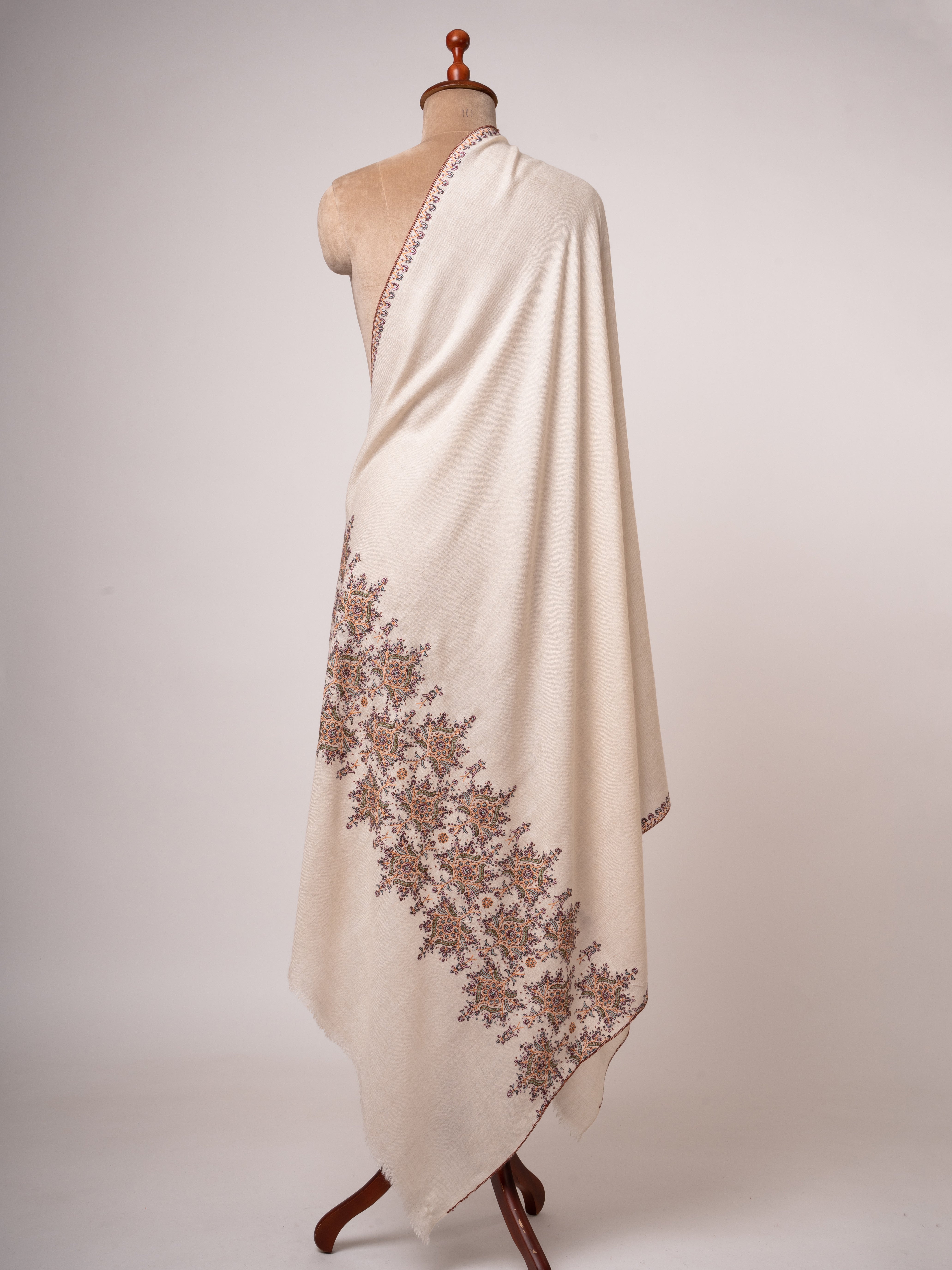 Ivory Kashmiri Pashmina Shawl Fine Sozni Embroidery on Shorter Ends Shahkaar