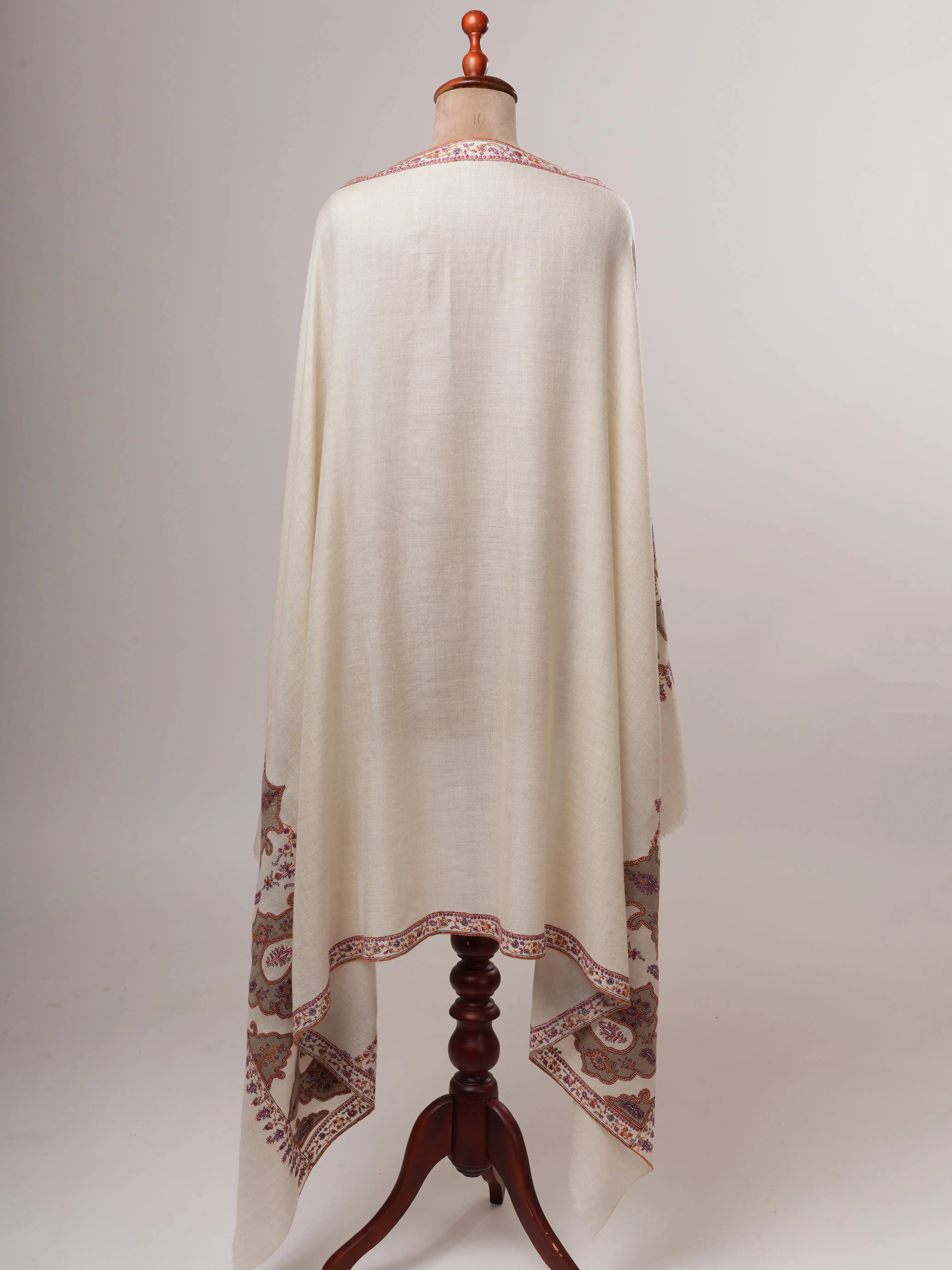 Ivory Pashmina Shawl – Paisley Patched Palla with Hand Embroidery Shahkaar