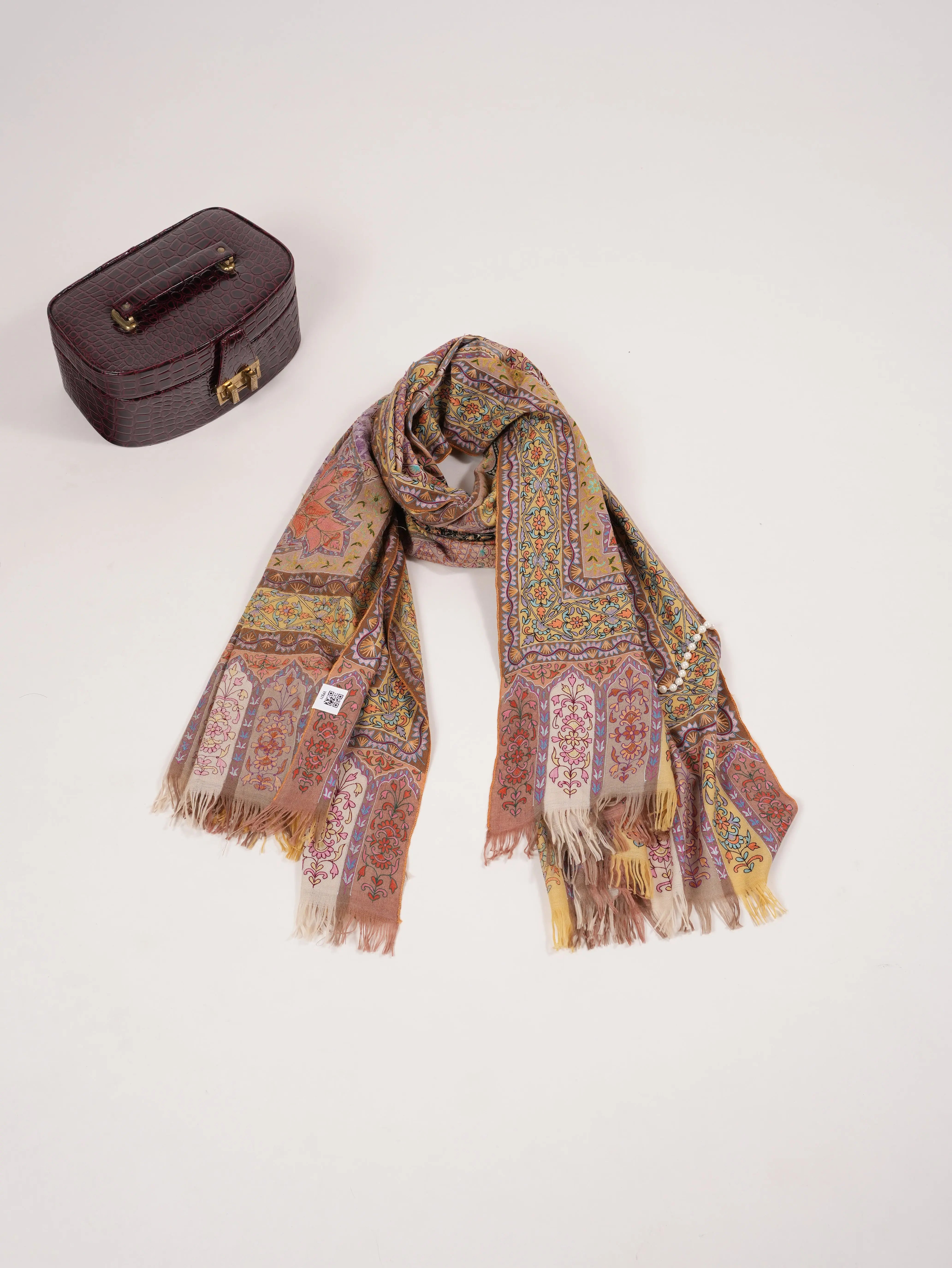 Elegant Handwoven Pashmina Shawl with Kalamkari Hand Embroidery Shahkaar.com