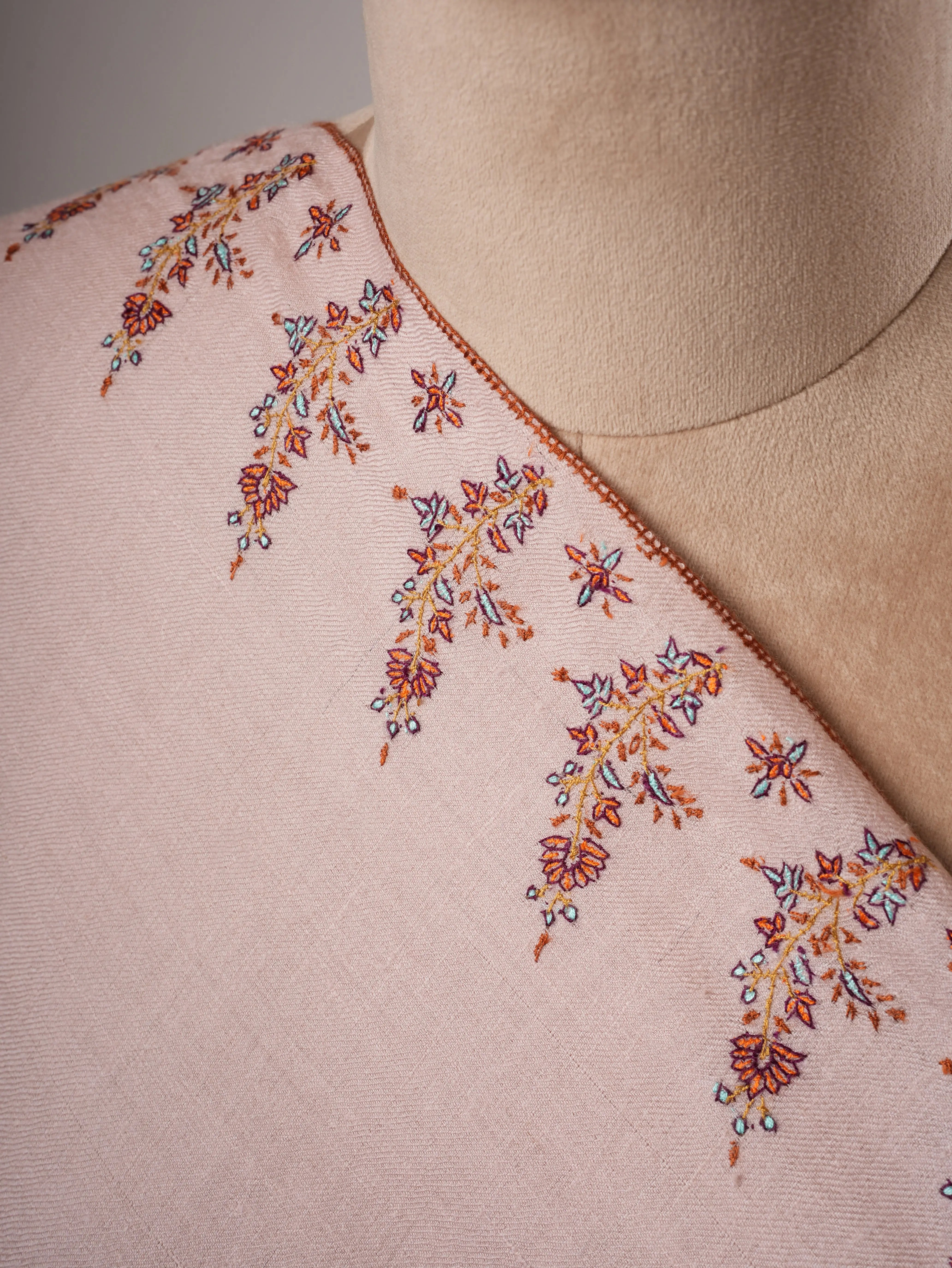 Baby Pink Pashmina Shawl – Hand-Embroidered Palla Design Shahkaar
