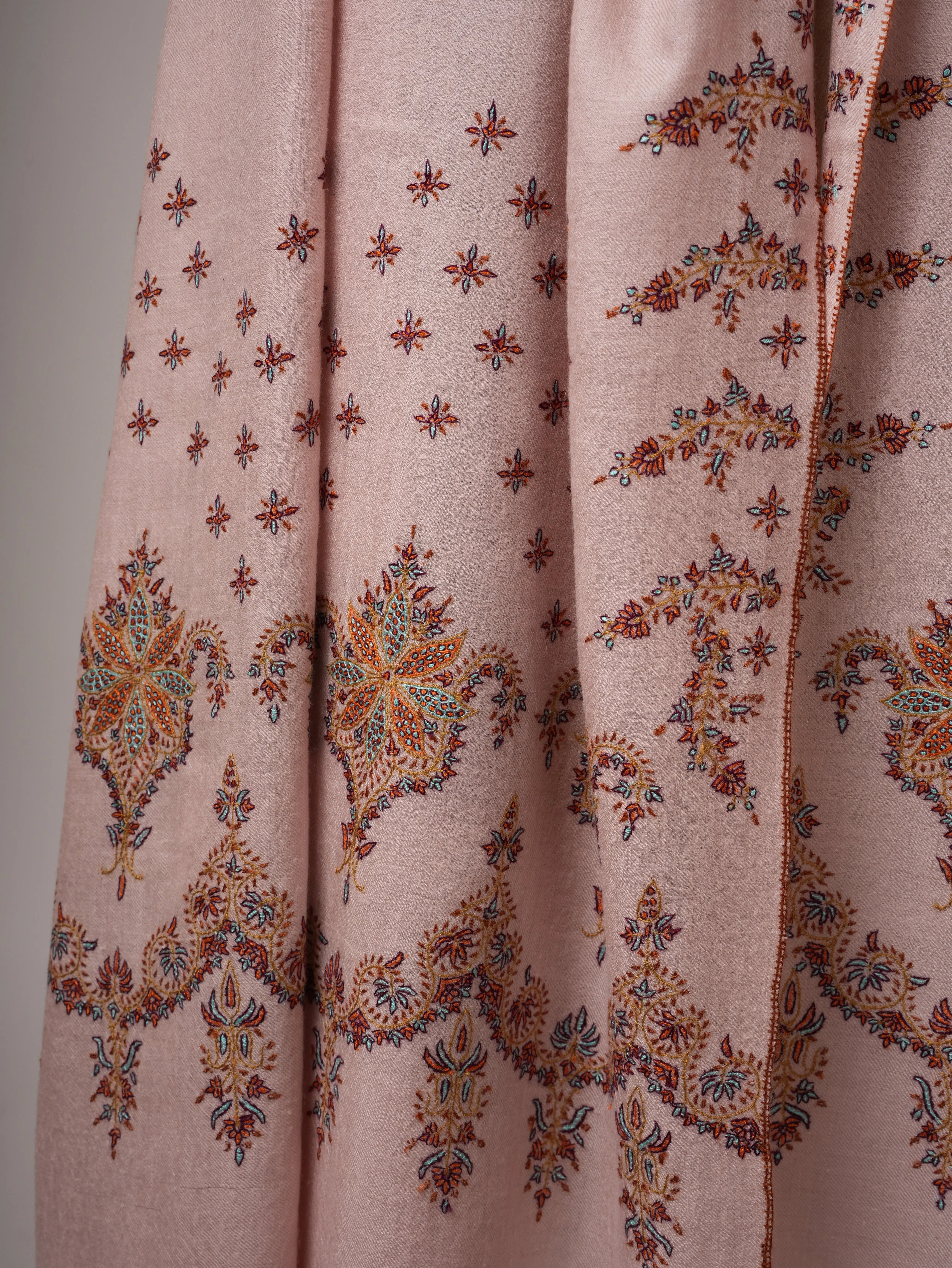 Baby Pink Pashmina Shawl – Hand-Embroidered Palla Design Shahkaar