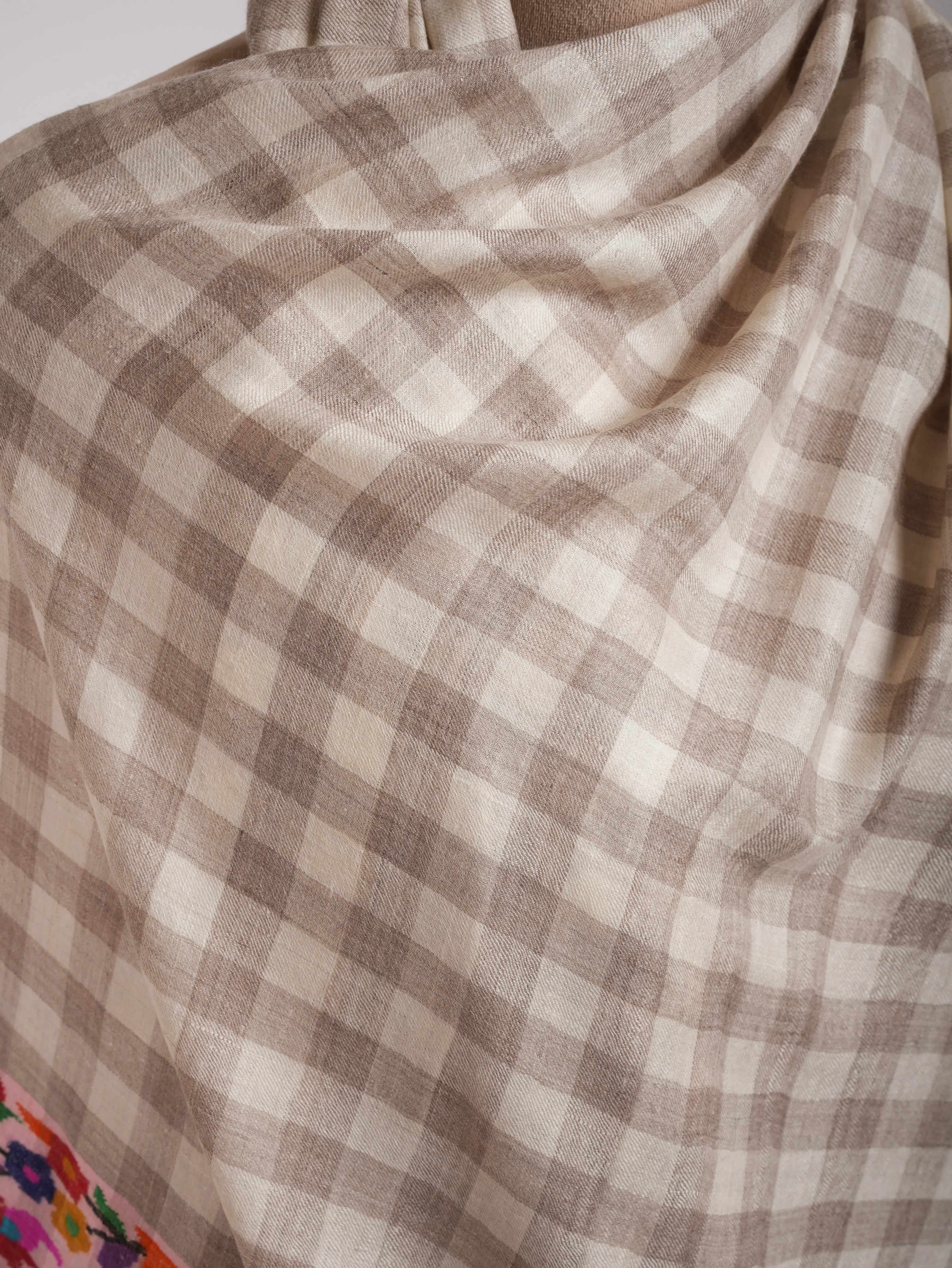 Zati and White Handwoven Multicolor Kani Pashmina Stole Shahkaar